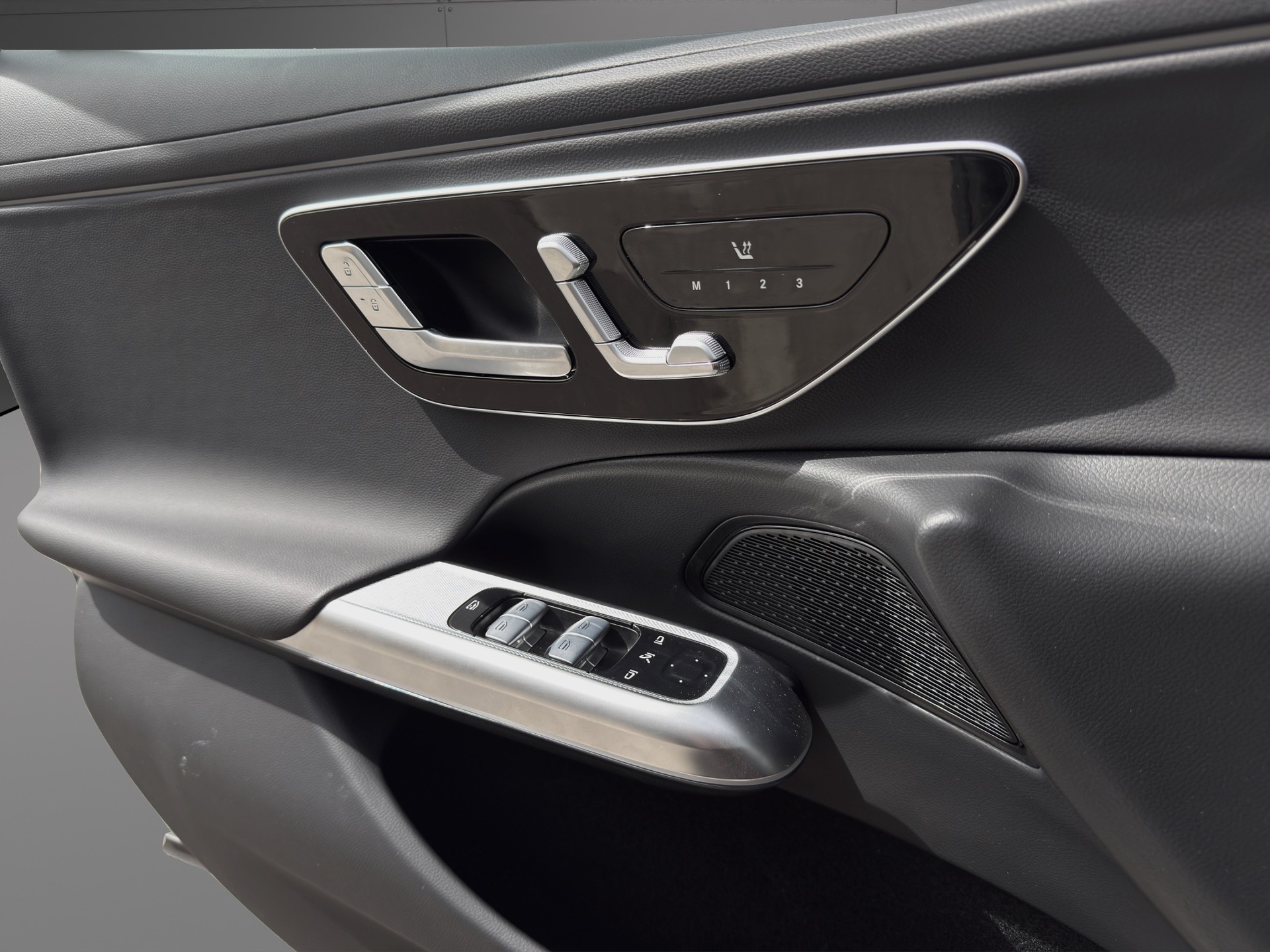 MERCEDES-BENZ E 220 d T 4Matic 9G-Tronic-image-14