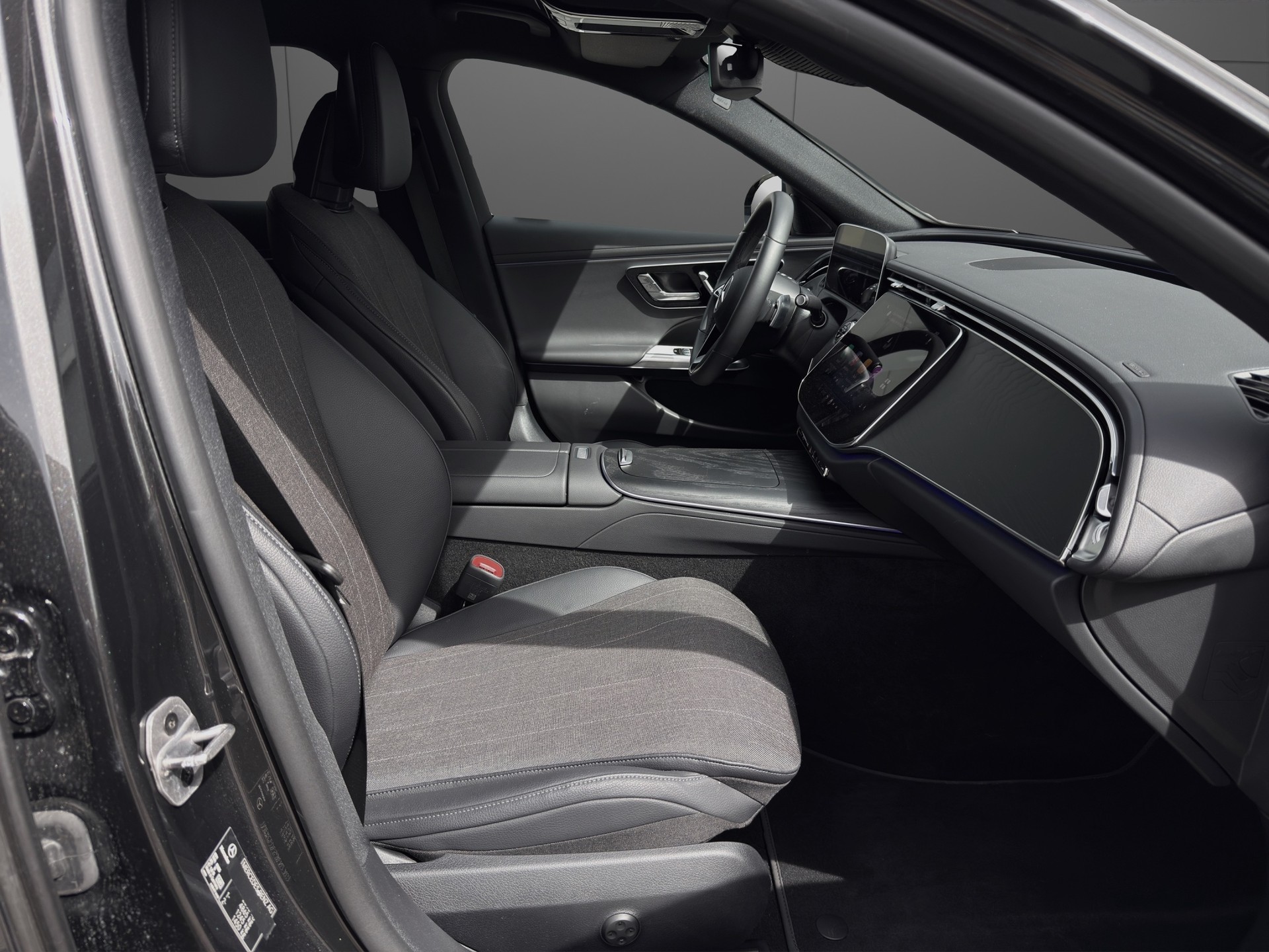 MERCEDES-BENZ E 220 d T 4Matic 9G-Tronic-image-10