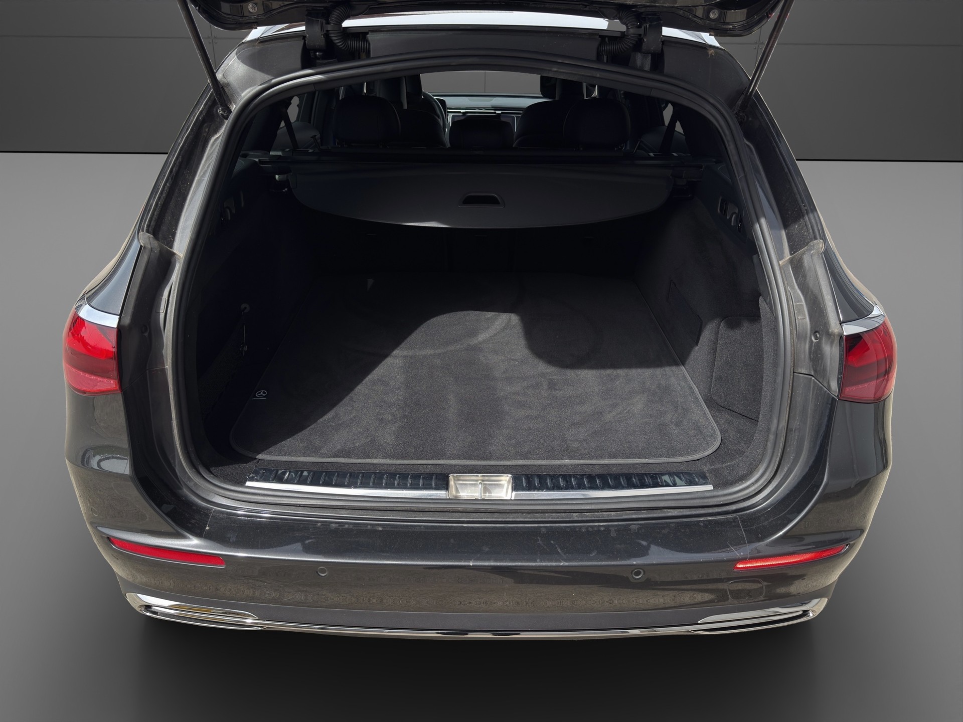 MERCEDES-BENZ E 220 d T 4Matic 9G-Tronic-image-3