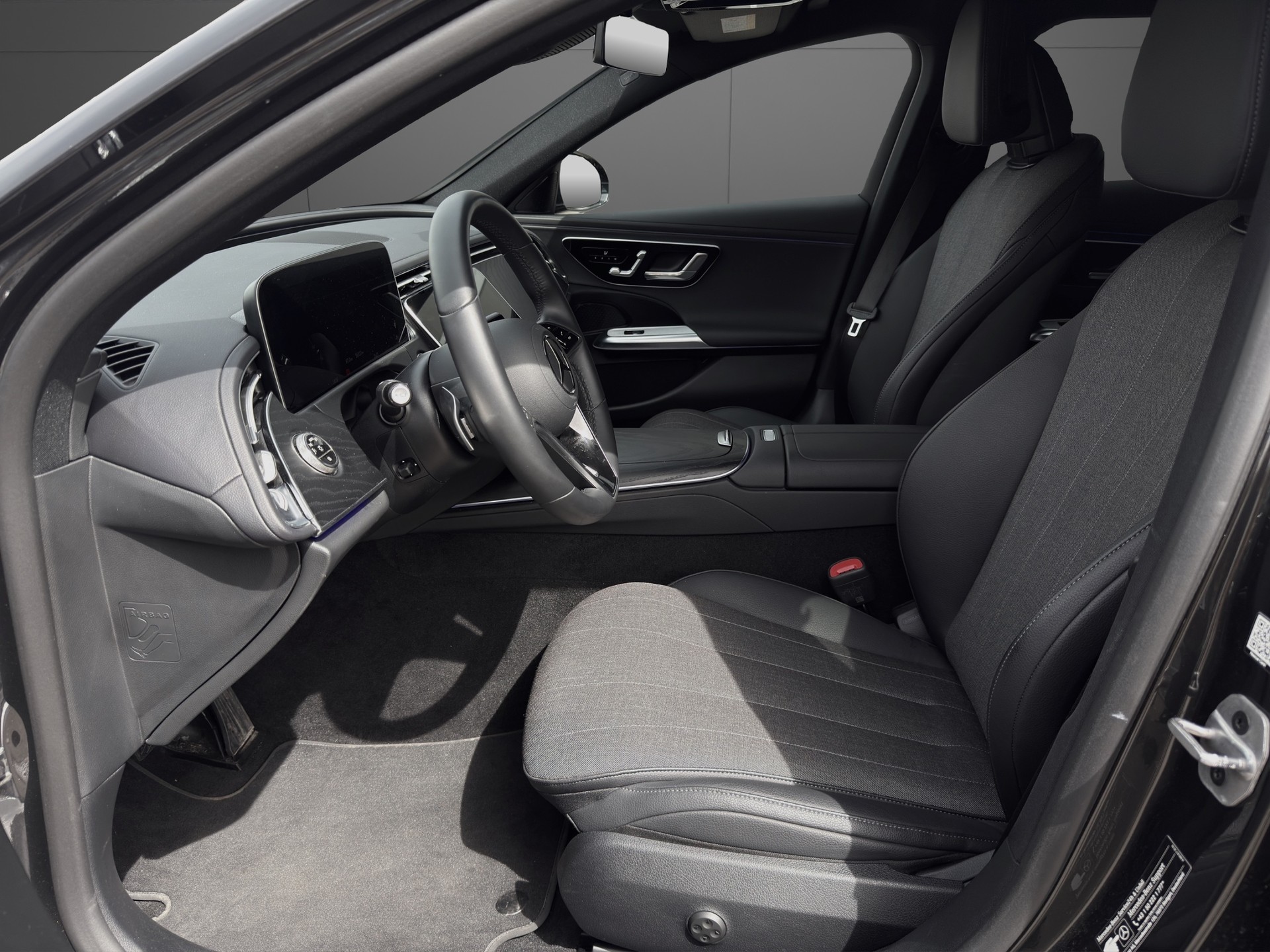 MERCEDES-BENZ E 220 d T 4Matic 9G-Tronic-image-6