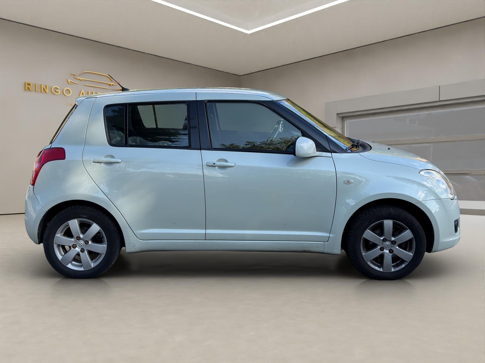 SUZUKI Swift 1.3i 16V GL Top Piz Sulai LE 4x4-image-6