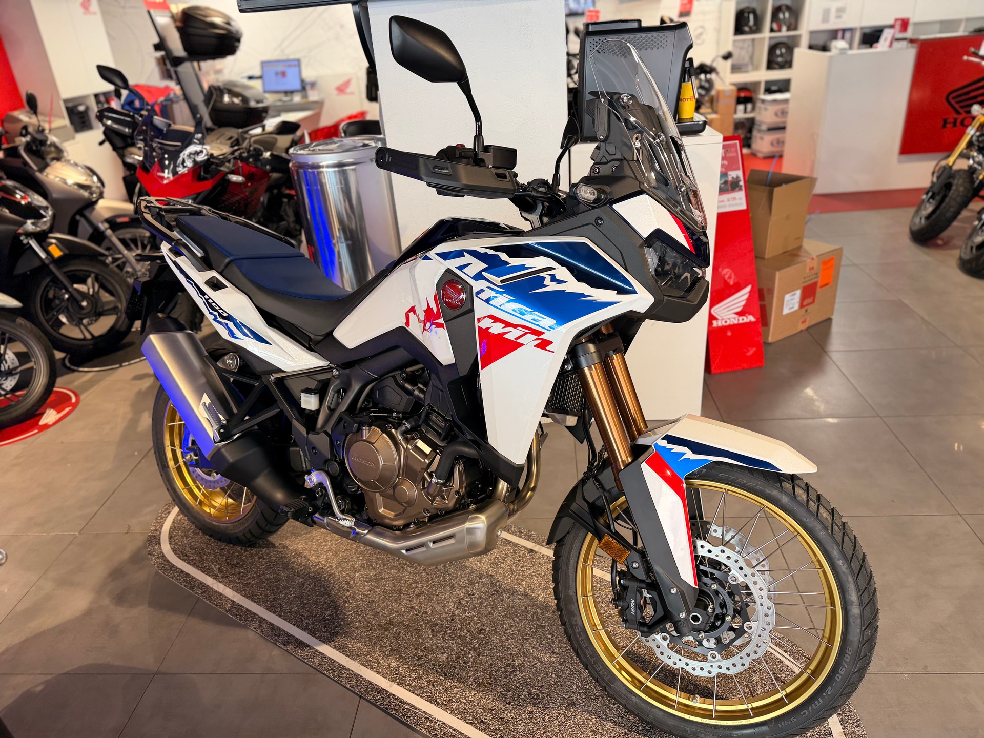 HONDA CRF 1100 Africa Twin-showroom-element-1