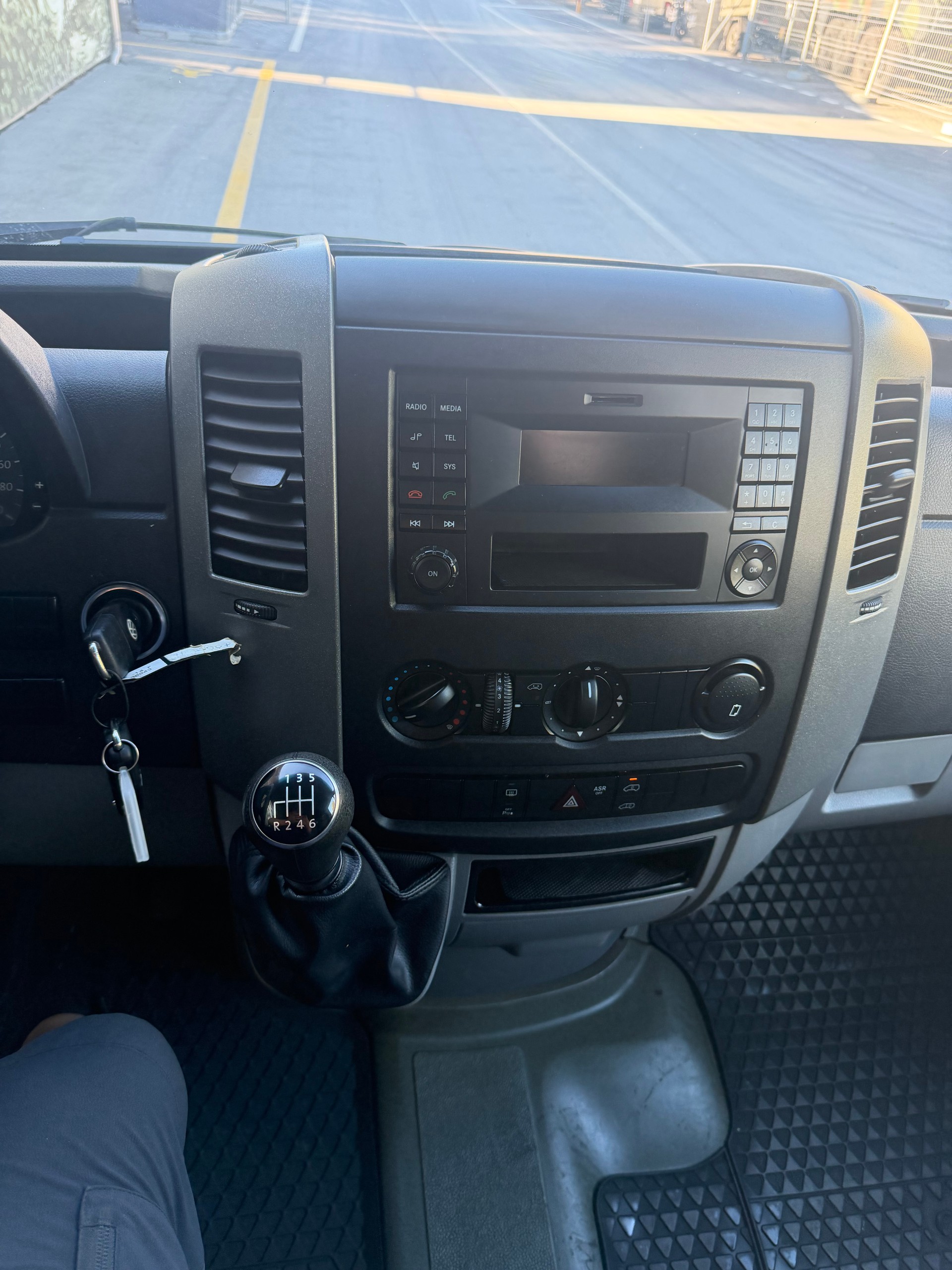 VW Crafter 35 2.0 TDI CR Entry-image-7
