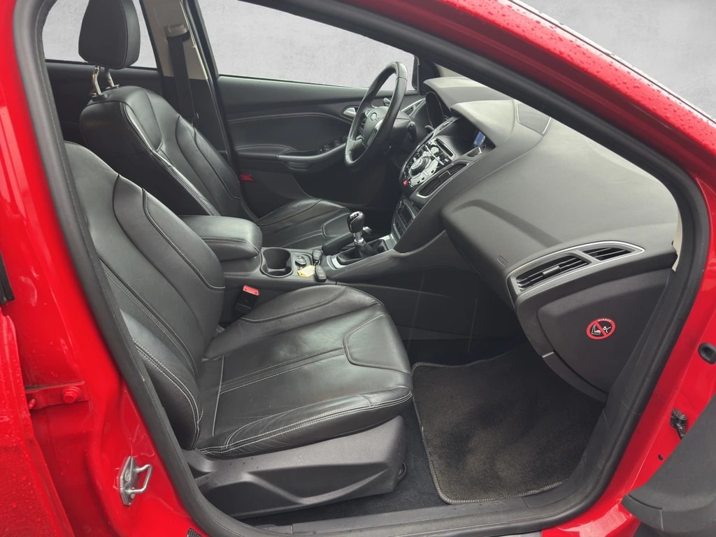 FORD Focus 1.0 SCTi Titanium-image-9
