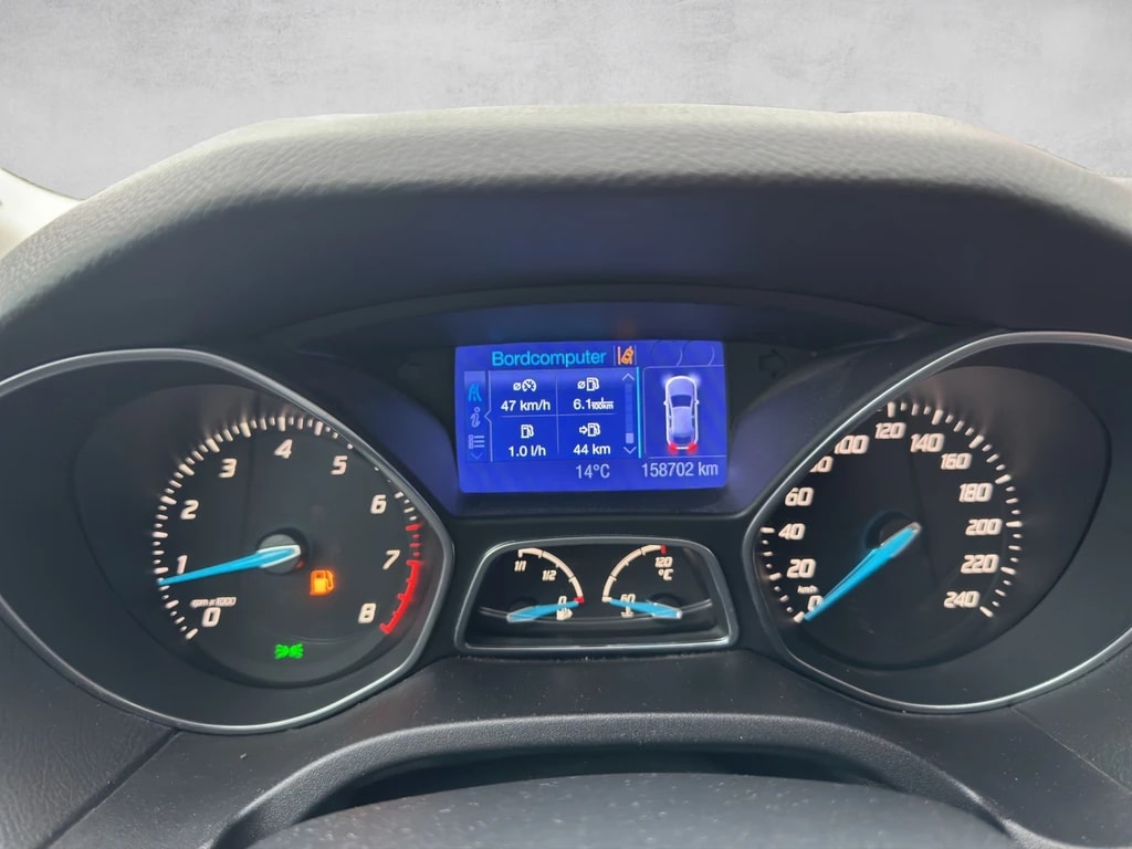 FORD Focus 1.0 SCTi Titanium-image-13