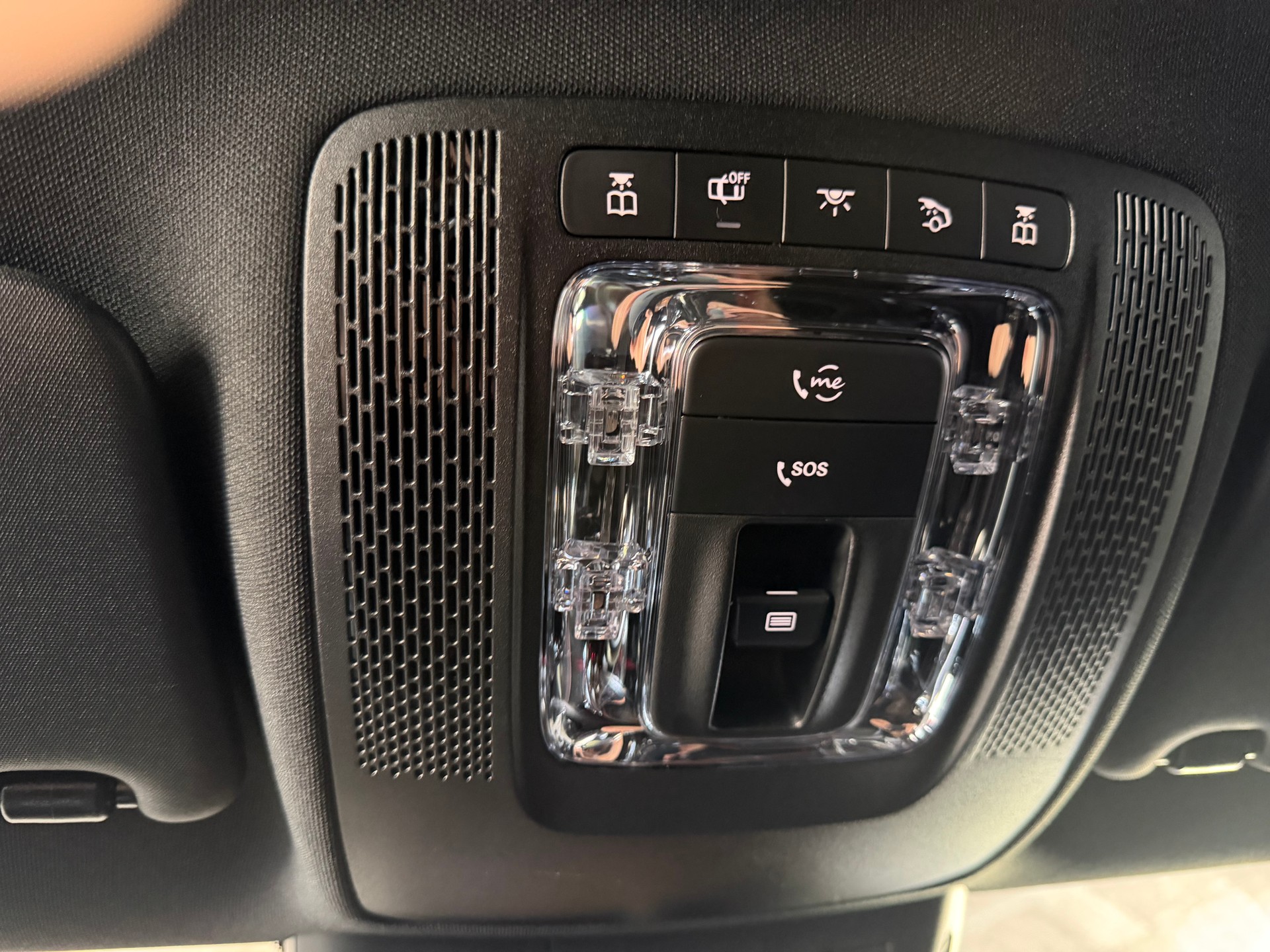 MERCEDES-BENZ A 180 AMG Line 7G-DCT-image-22