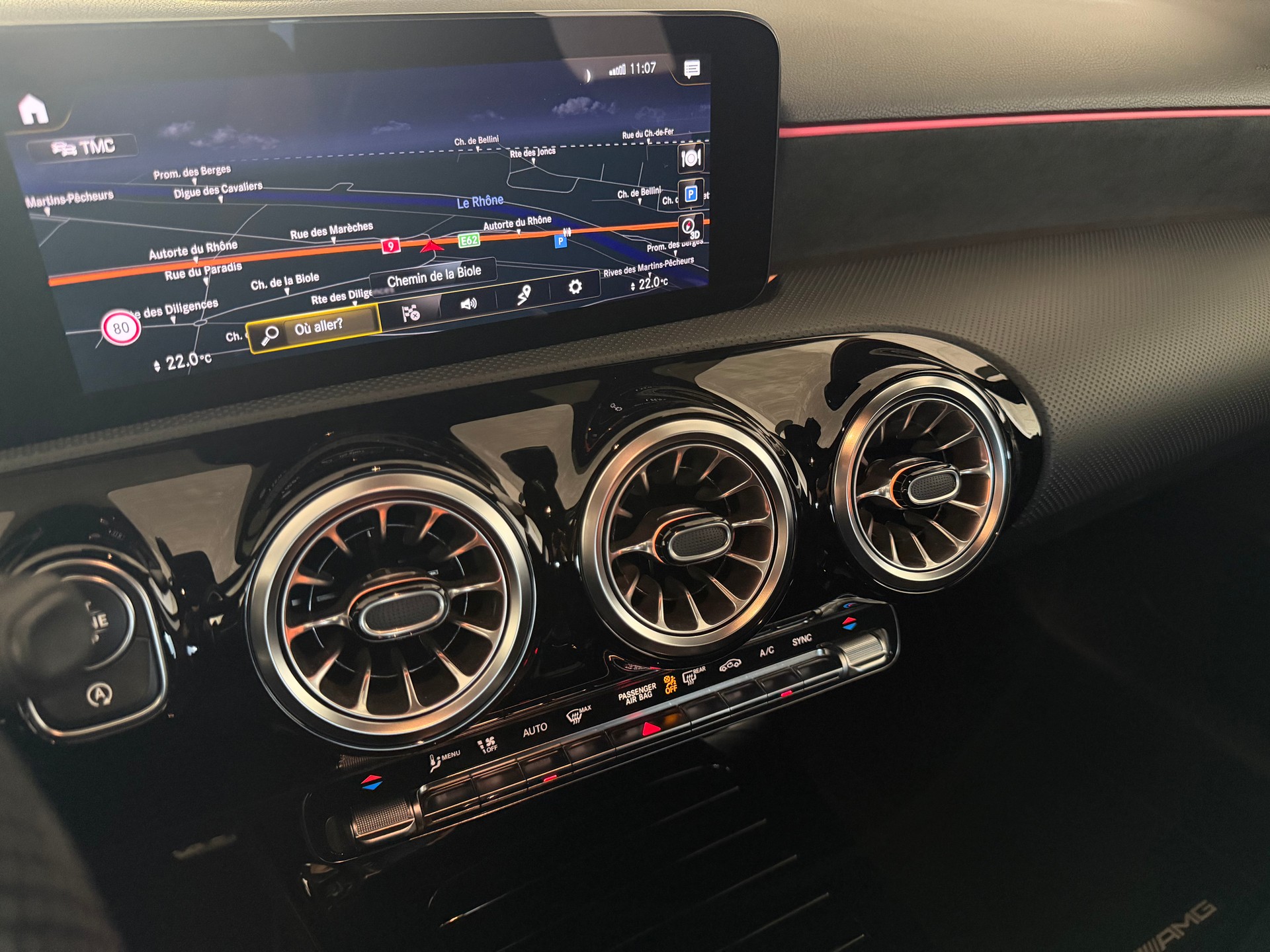 MERCEDES-BENZ A 180 AMG Line 7G-DCT-image-16