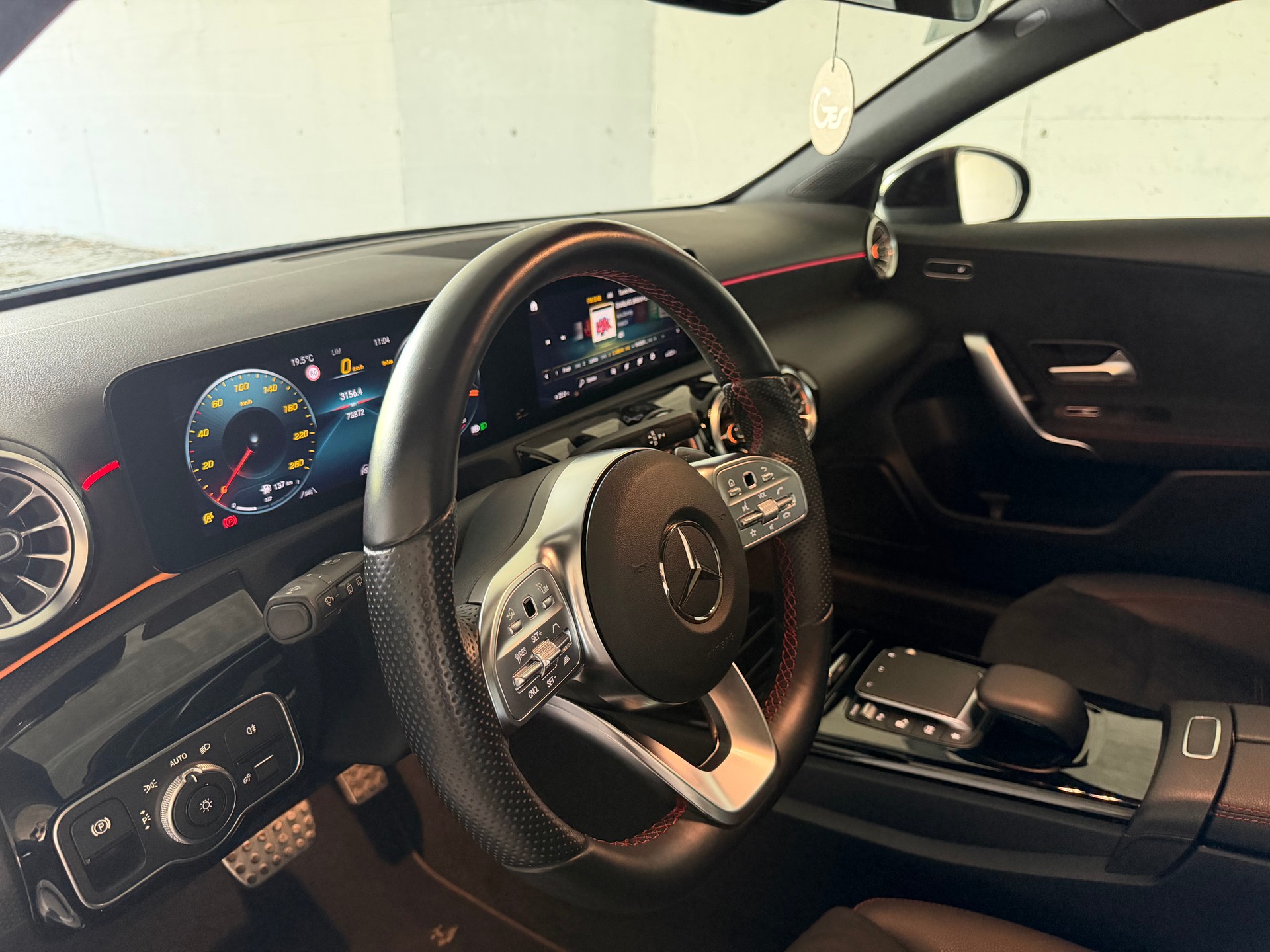 MERCEDES-BENZ A 180 AMG Line 7G-DCT-image-15