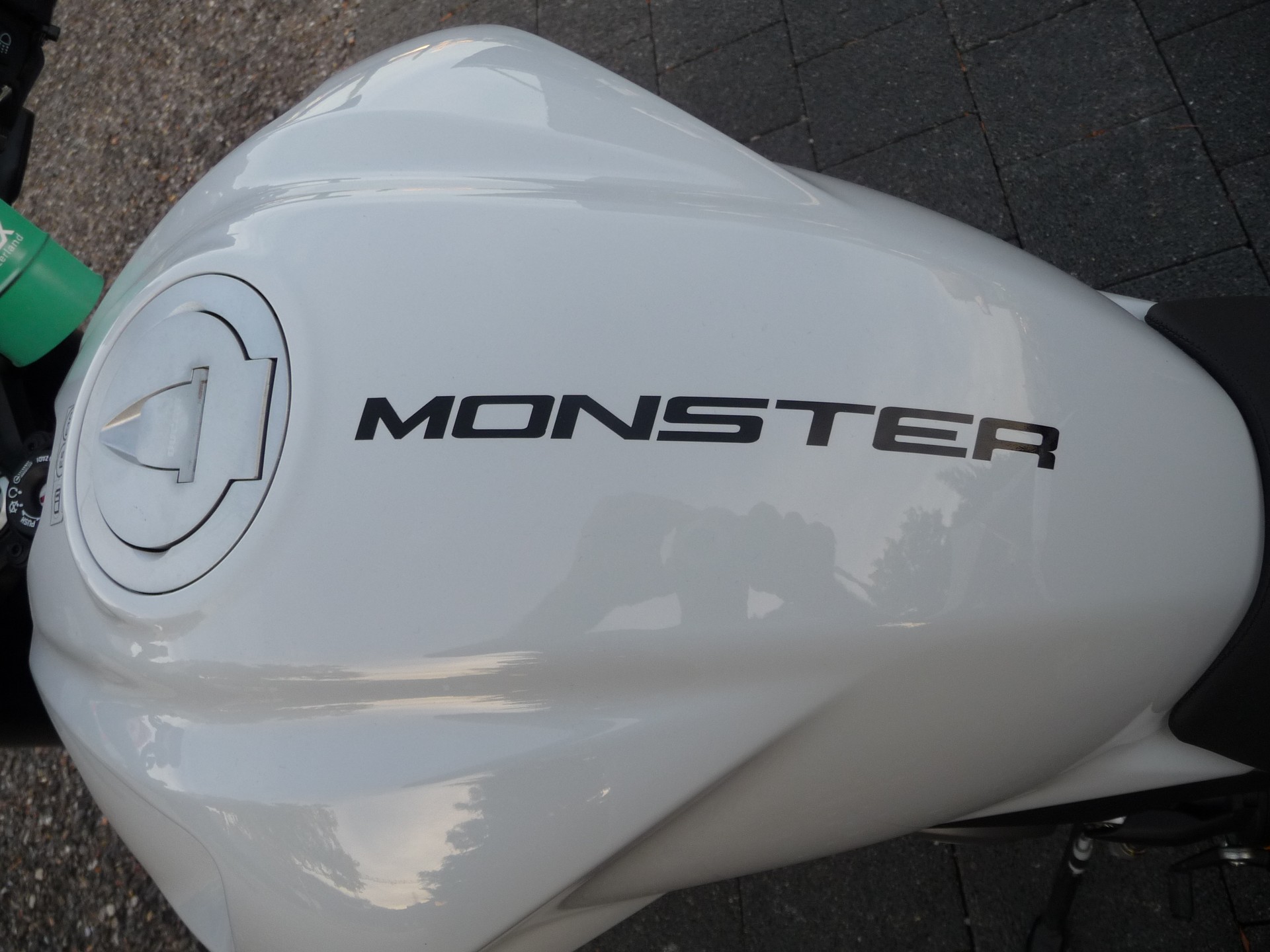DUCATI MONSTER 890-image-7