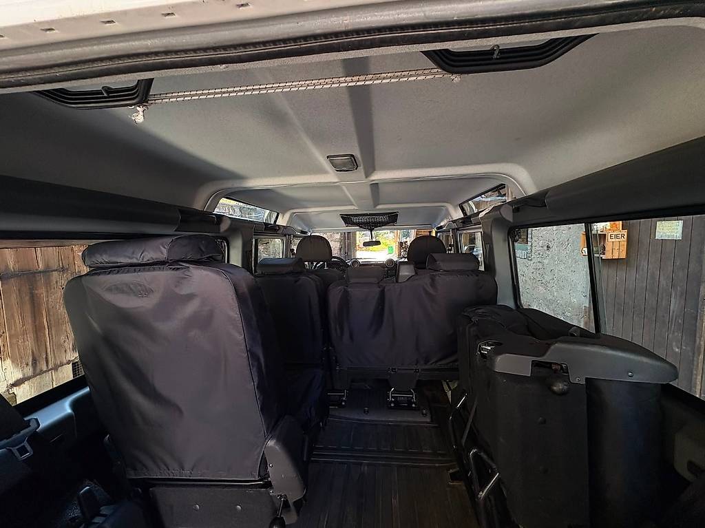 LAND ROVER Defender 110 2.2 TD4 Station Wagon-image-2