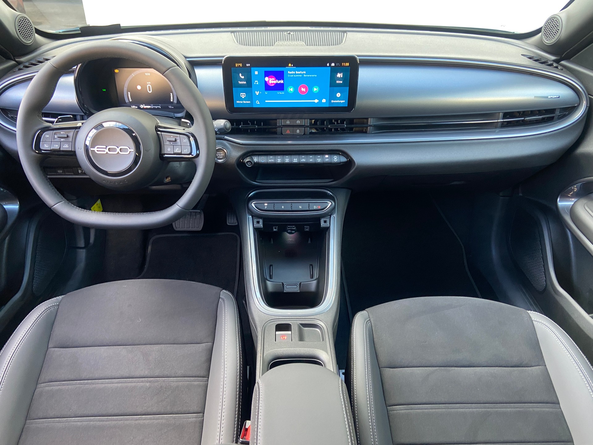 FIAT 600h Mild Hybrid Sport 145PS-image-3