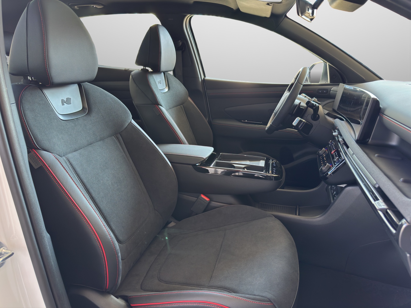 HYUNDAI Tucson 1.6 T-GDi HEV N-Line Sunroof 4WD MY27-image-11
