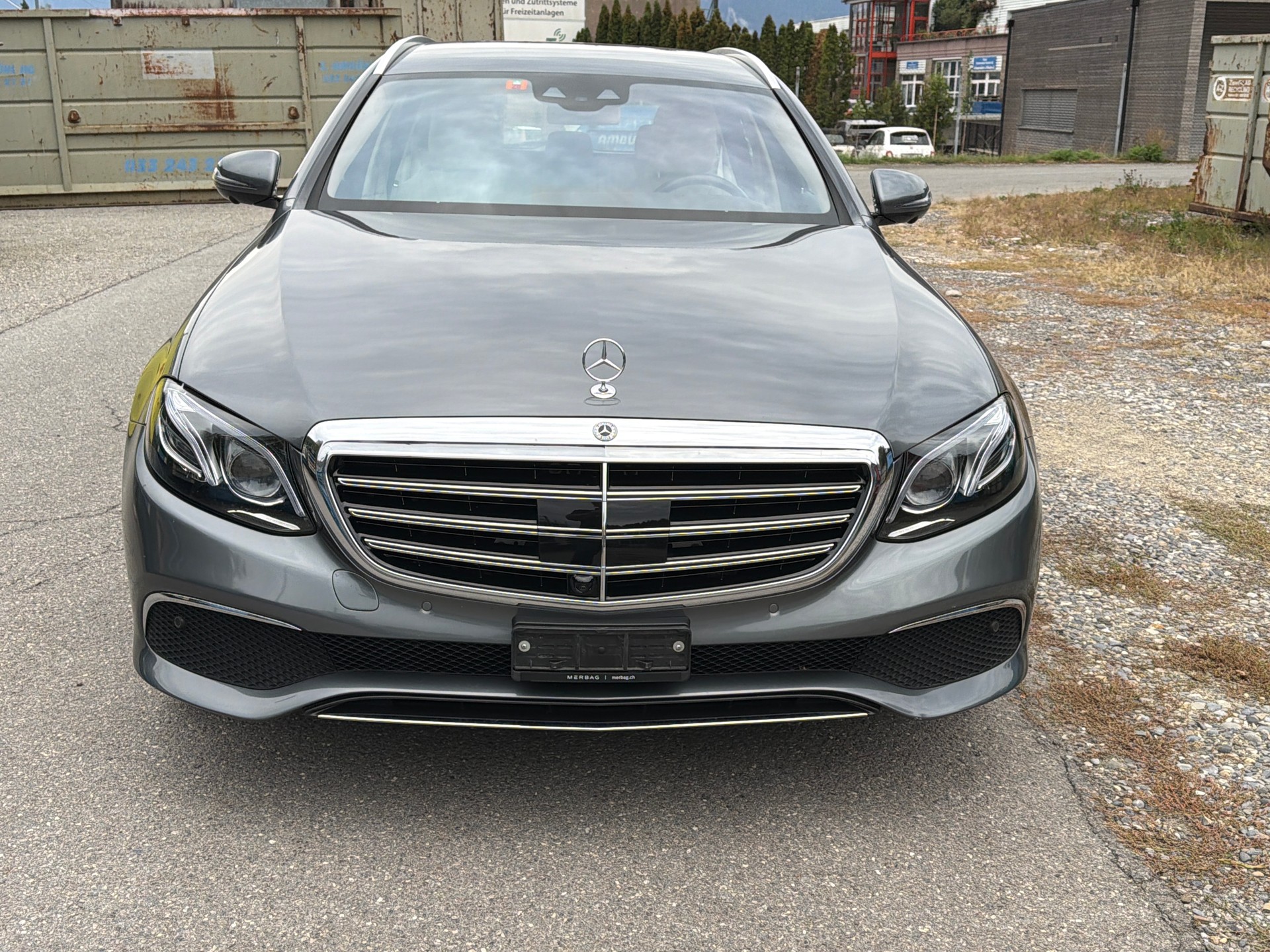 MERCEDES-BENZ E 220 d Swiss Star Exclusive 4Matic 9G-Tronic-image-7