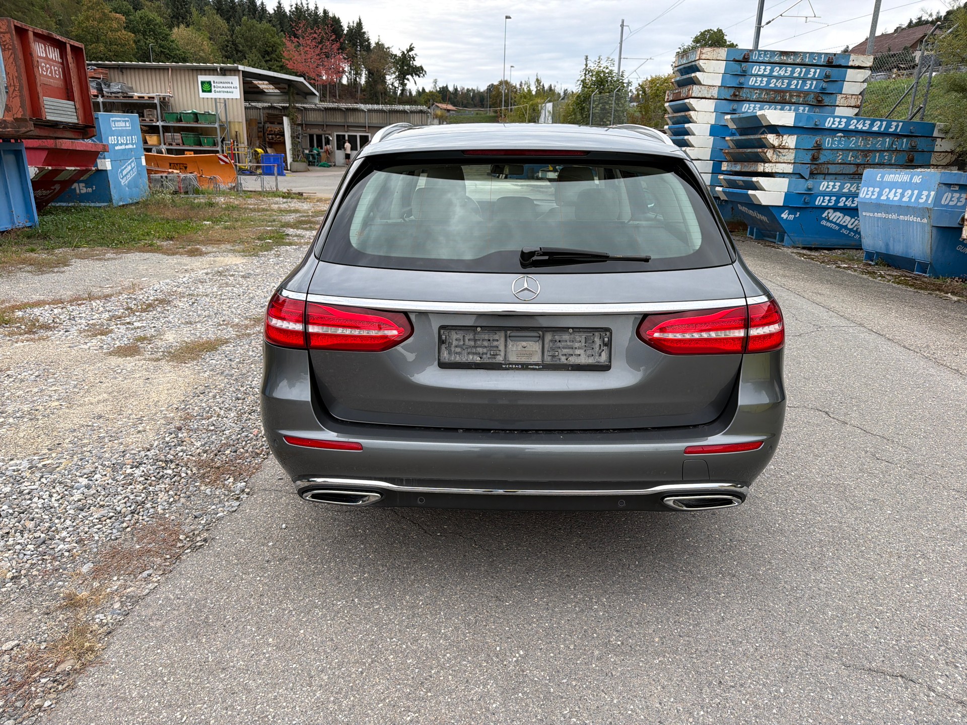 MERCEDES-BENZ E 220 d Swiss Star Exclusive 4Matic 9G-Tronic-image-3