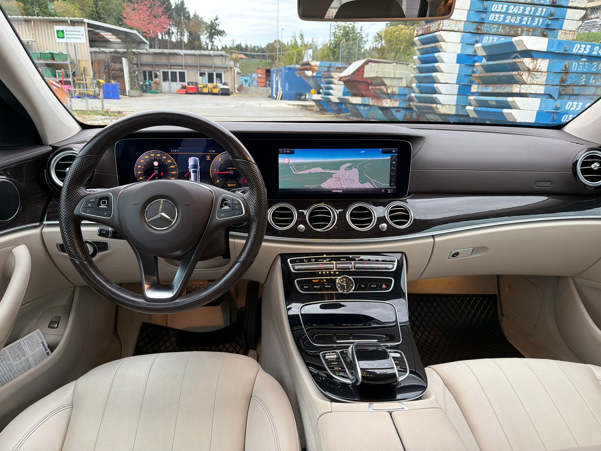 MERCEDES-BENZ E 220 d Swiss Star Exclusive 4Matic 9G-Tronic-image-10