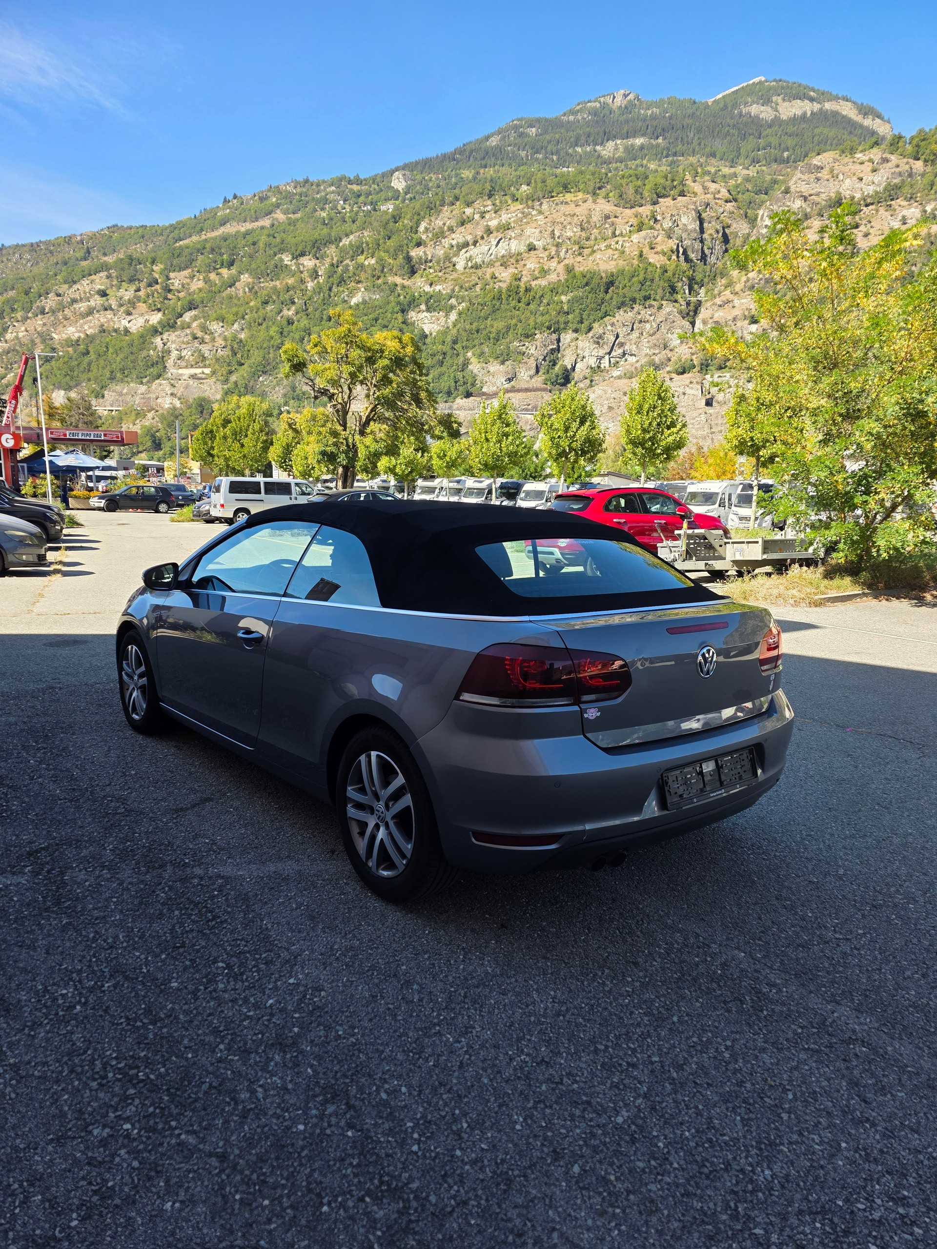 VW Golf Cabrio 2.0 TDI BMT DSG-image-5