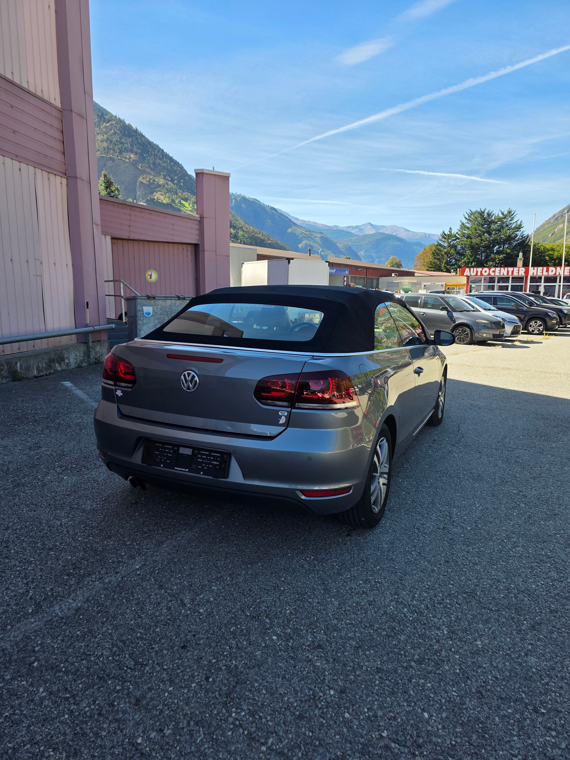 VW Golf Cabrio 2.0 TDI BMT DSG-image-6