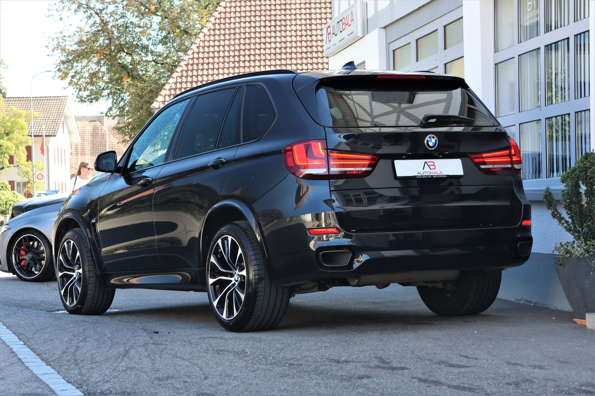 BMW X5 xDrive 30d Steptronic M-Sport (CH)-showroom-element-2