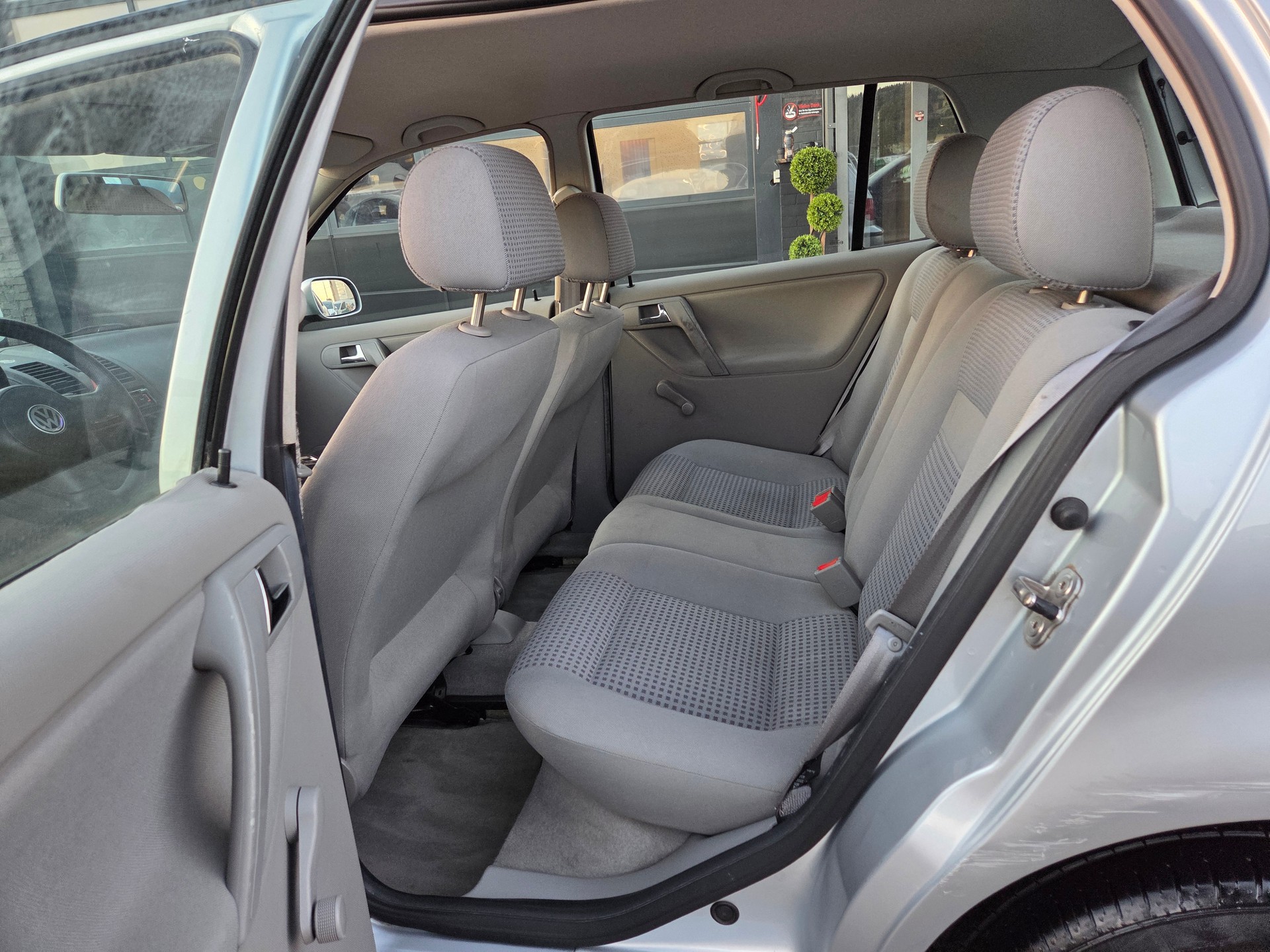 VW Polo 1.4 16V Comfortline Automat-image-15