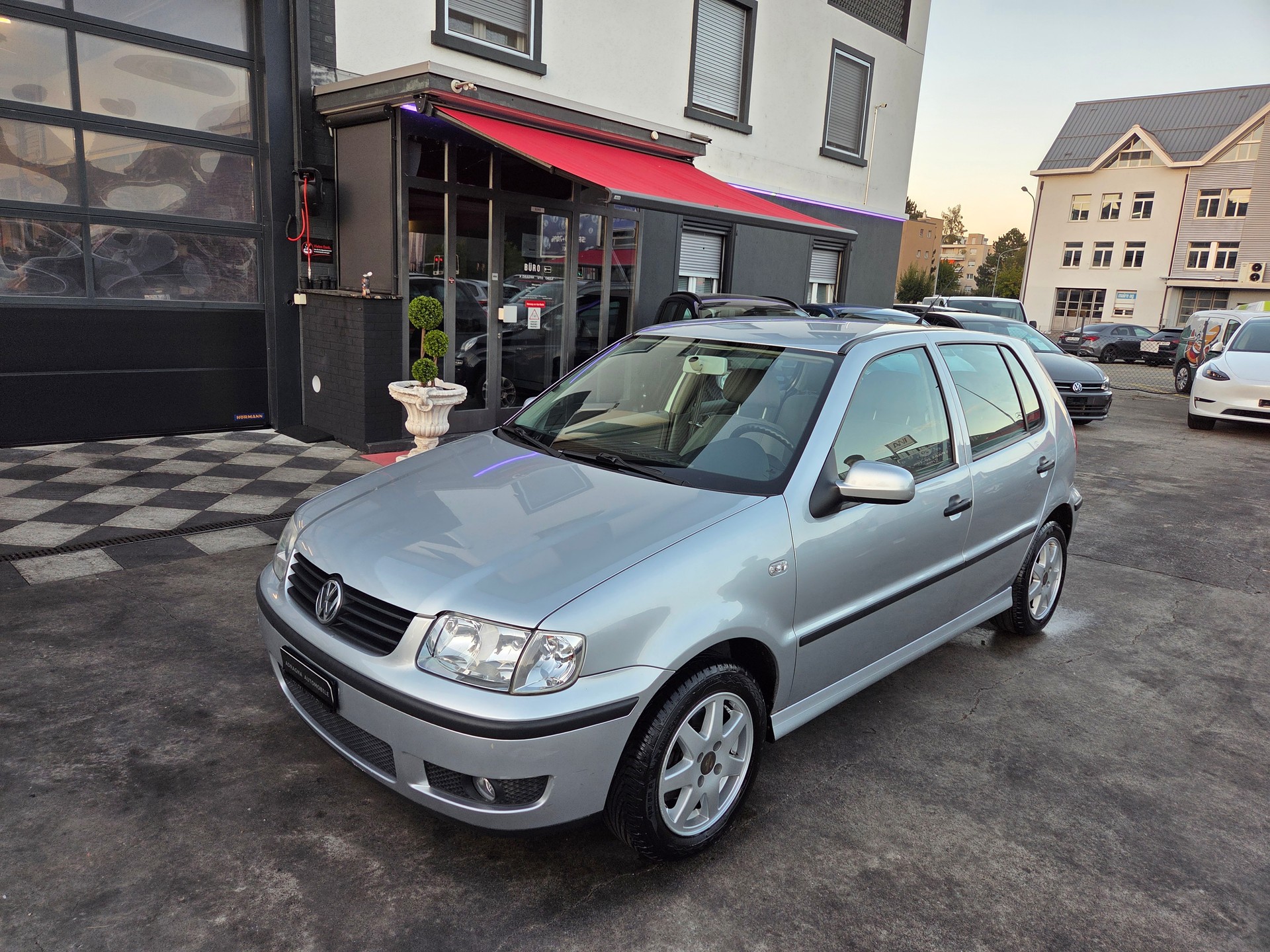 VW Polo 1.4 16V Comfortline Automat-image-2