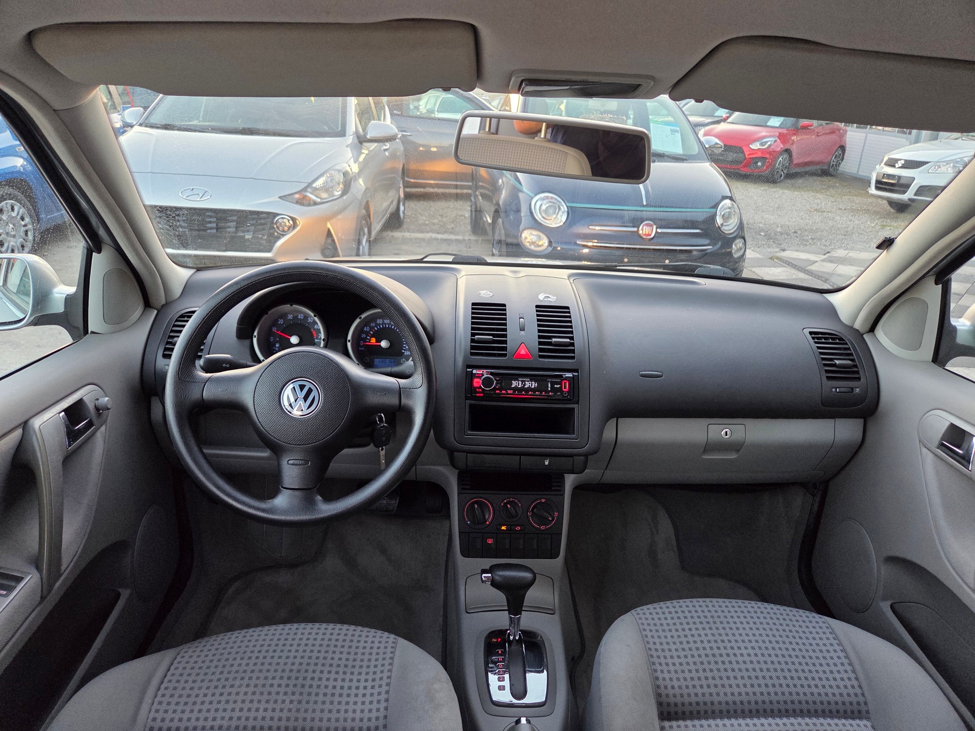 VW Polo 1.4 16V Comfortline Automat-image-12