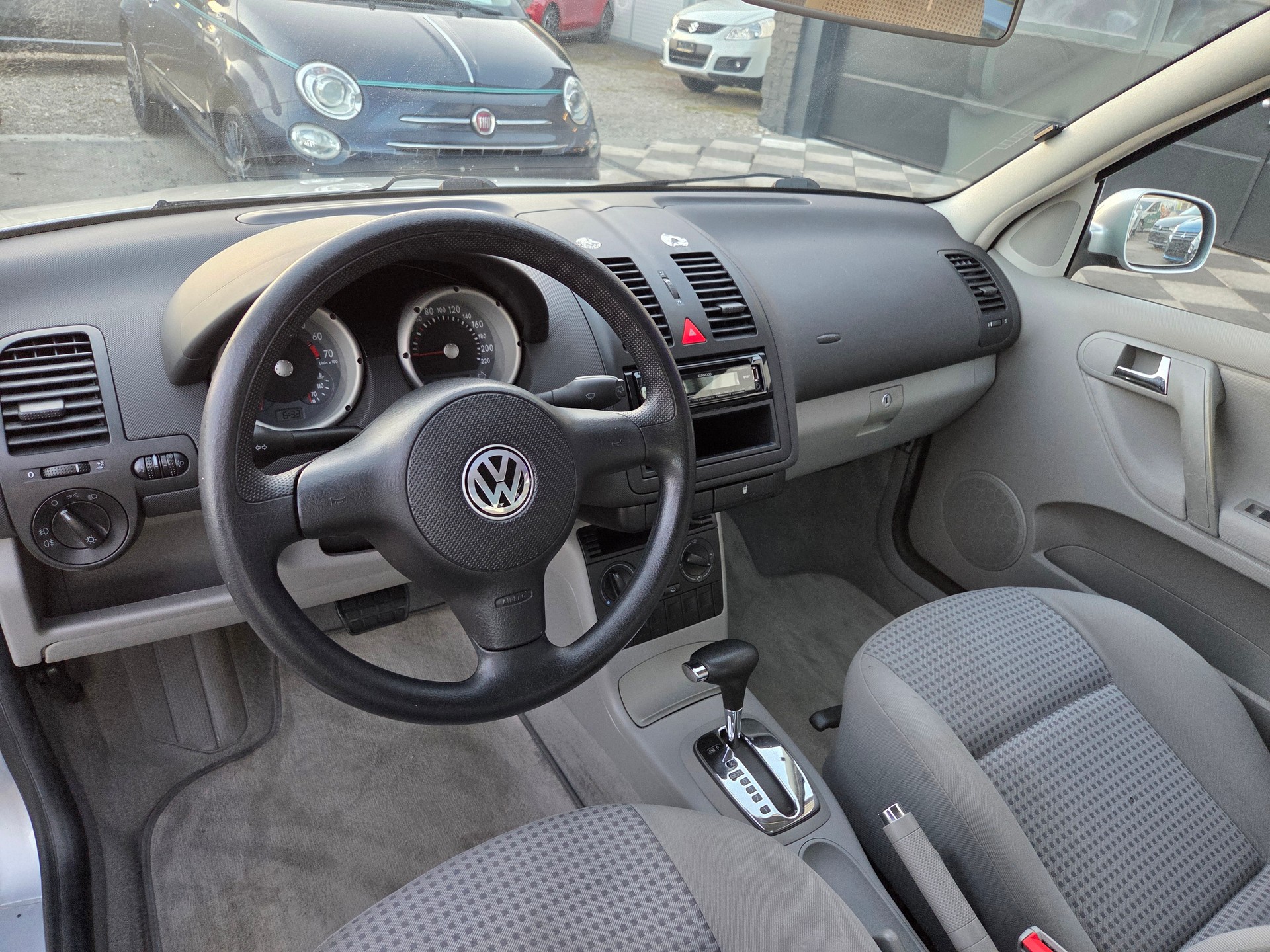VW Polo 1.4 16V Comfortline Automat-image-10