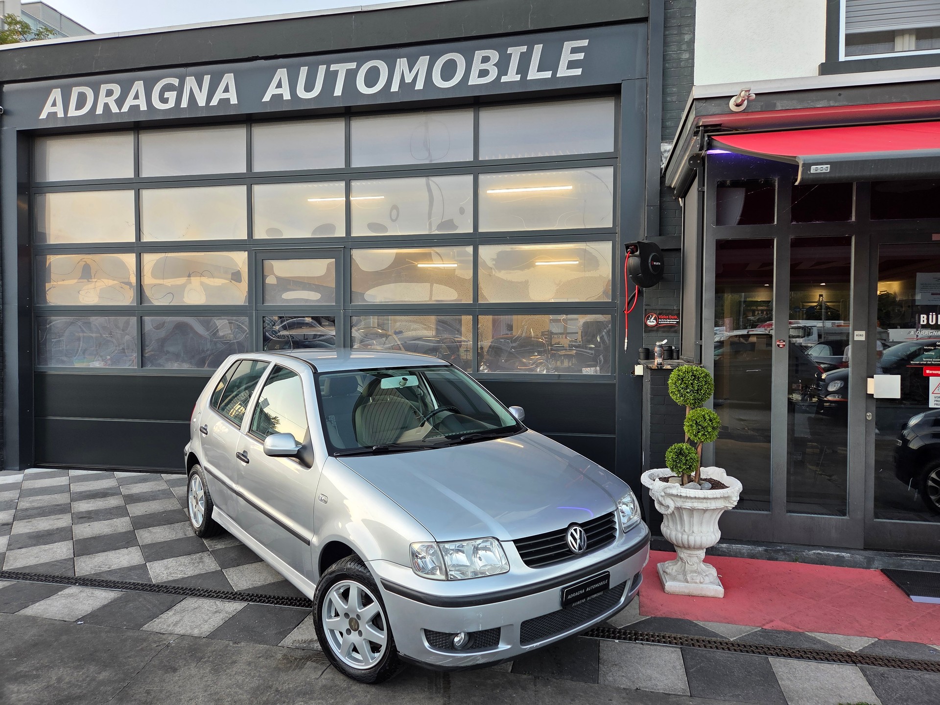 VW Polo 1.4 16V Comfortline Automat-image-1