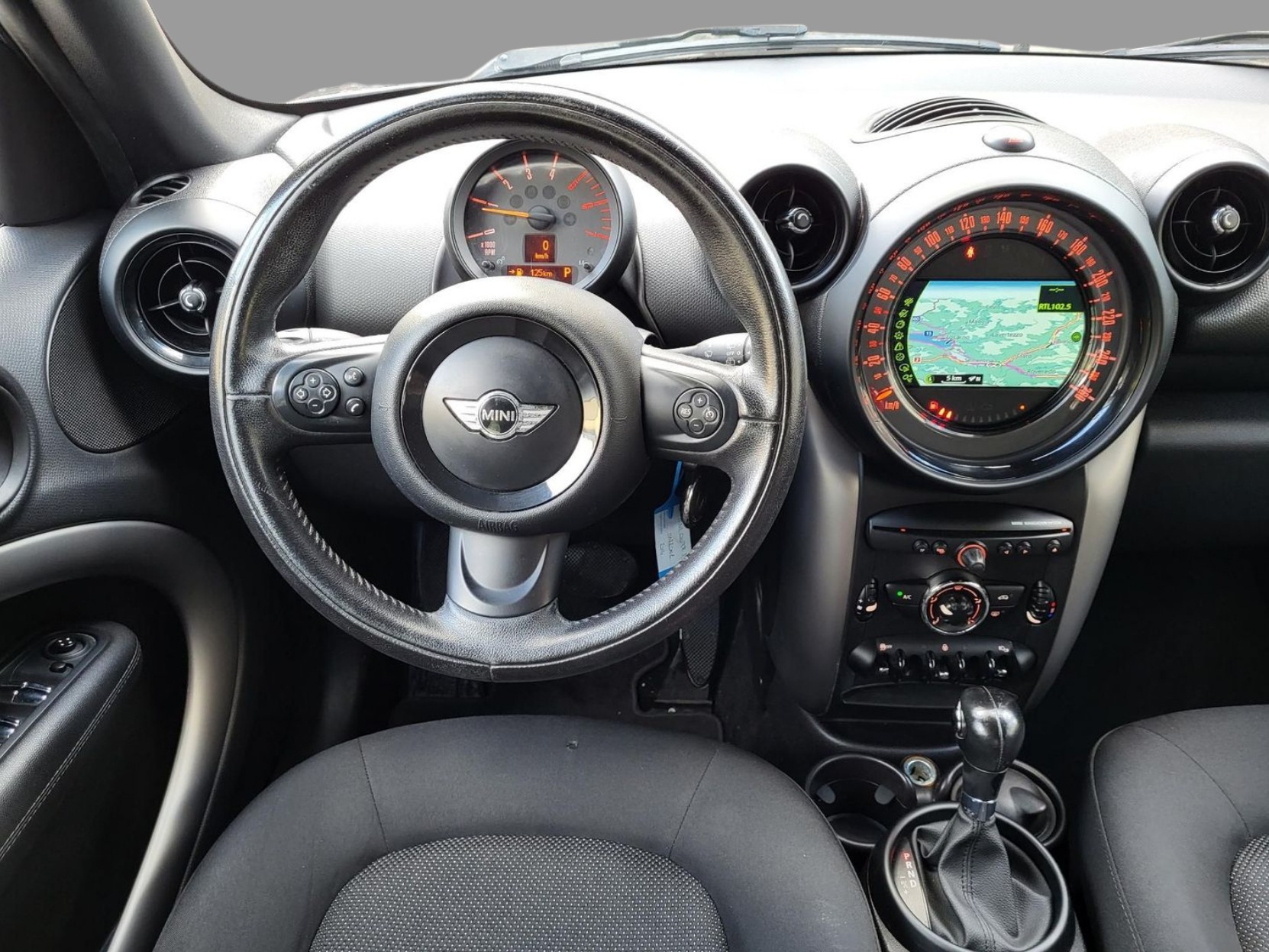 MINI Countryman Cooper D FWD Steptronic-image-10