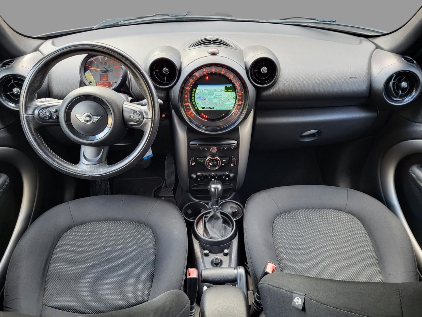 MINI Countryman Cooper D FWD Steptronic-image-8