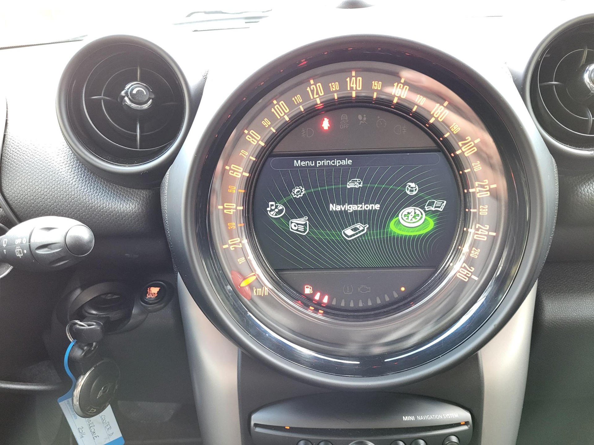 MINI Countryman Cooper D FWD Steptronic-image-11
