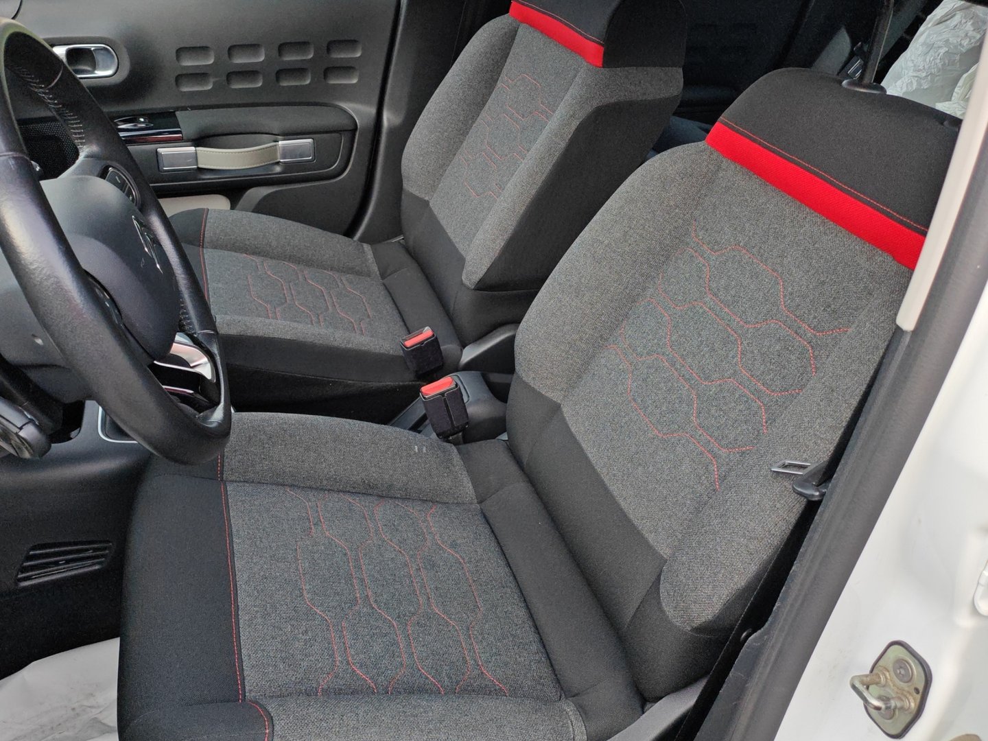 CITROEN C3 1.2i PureTech Shine EAT (GPS · DAB · Garantie)-image-11