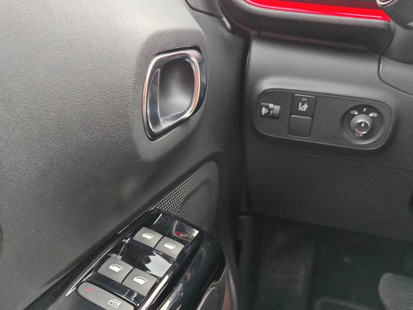 CITROEN C3 1.2i PureTech Shine EAT (GPS · DAB · Garantie)-image-19