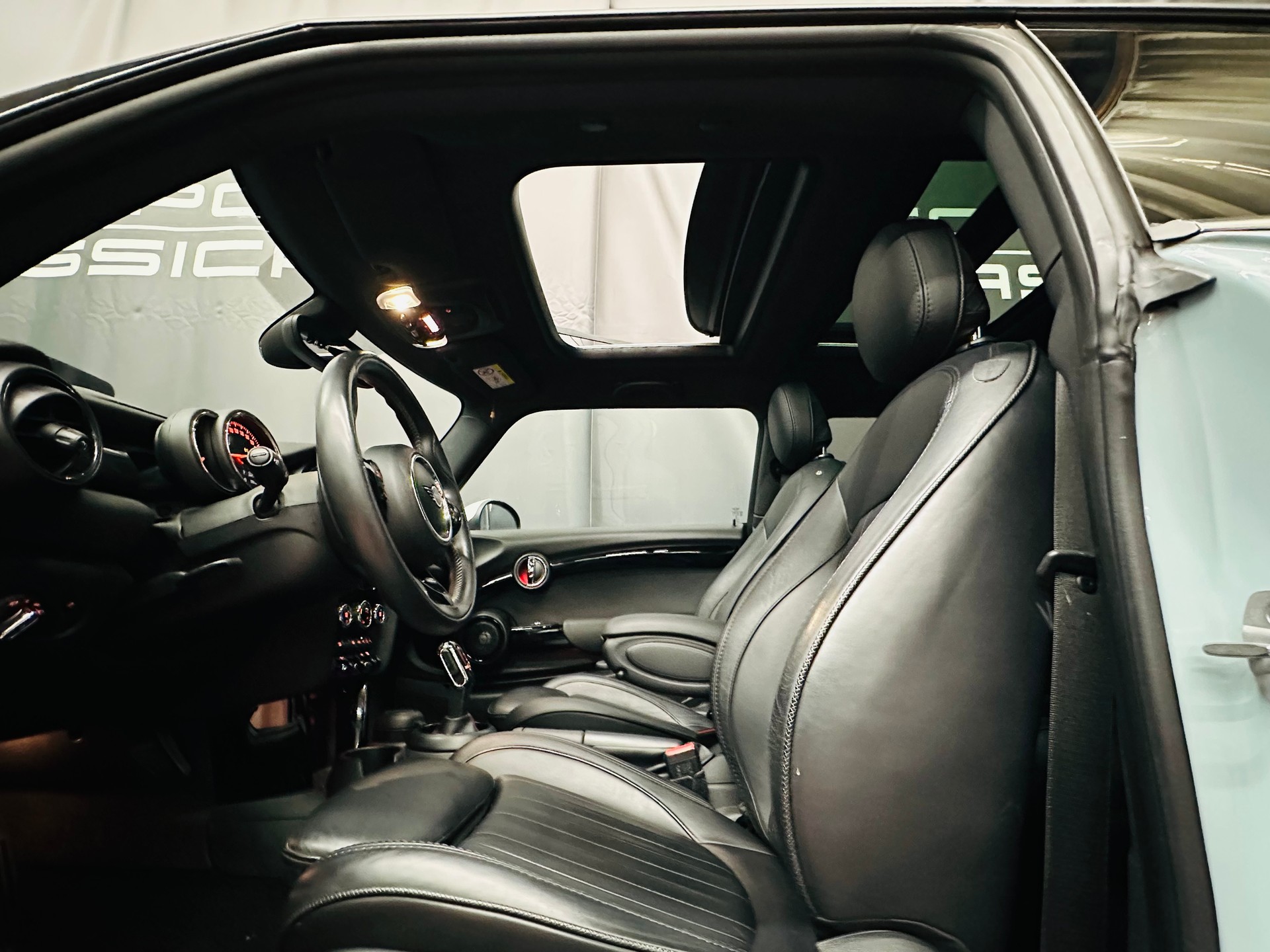 MINI Cooper S Steptronic DKG ICE BLUE EXCLUSIVE-image-8