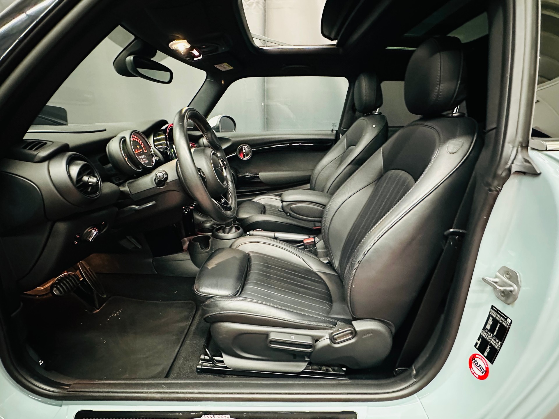 MINI Cooper S Steptronic DKG ICE BLUE EXCLUSIVE-image-9