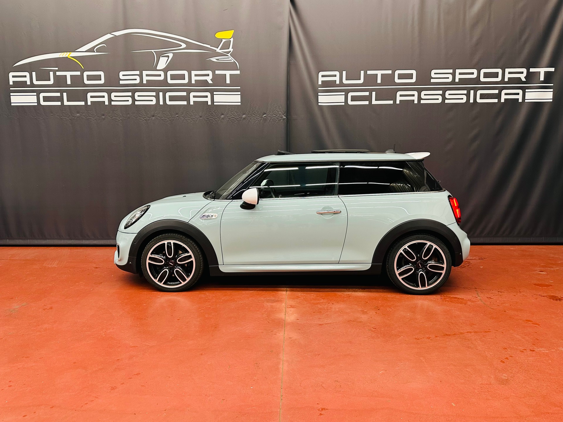 MINI Cooper S Steptronic DKG ICE BLUE EXCLUSIVE-image-1