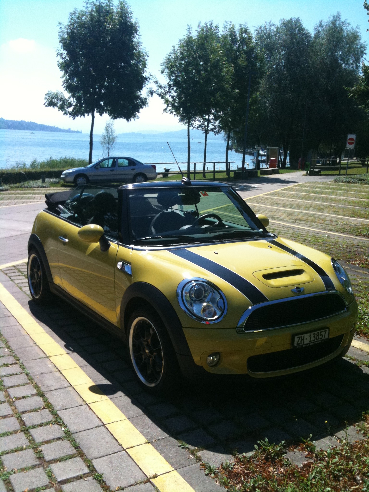 MINI 1.6i Cooper S-image-1