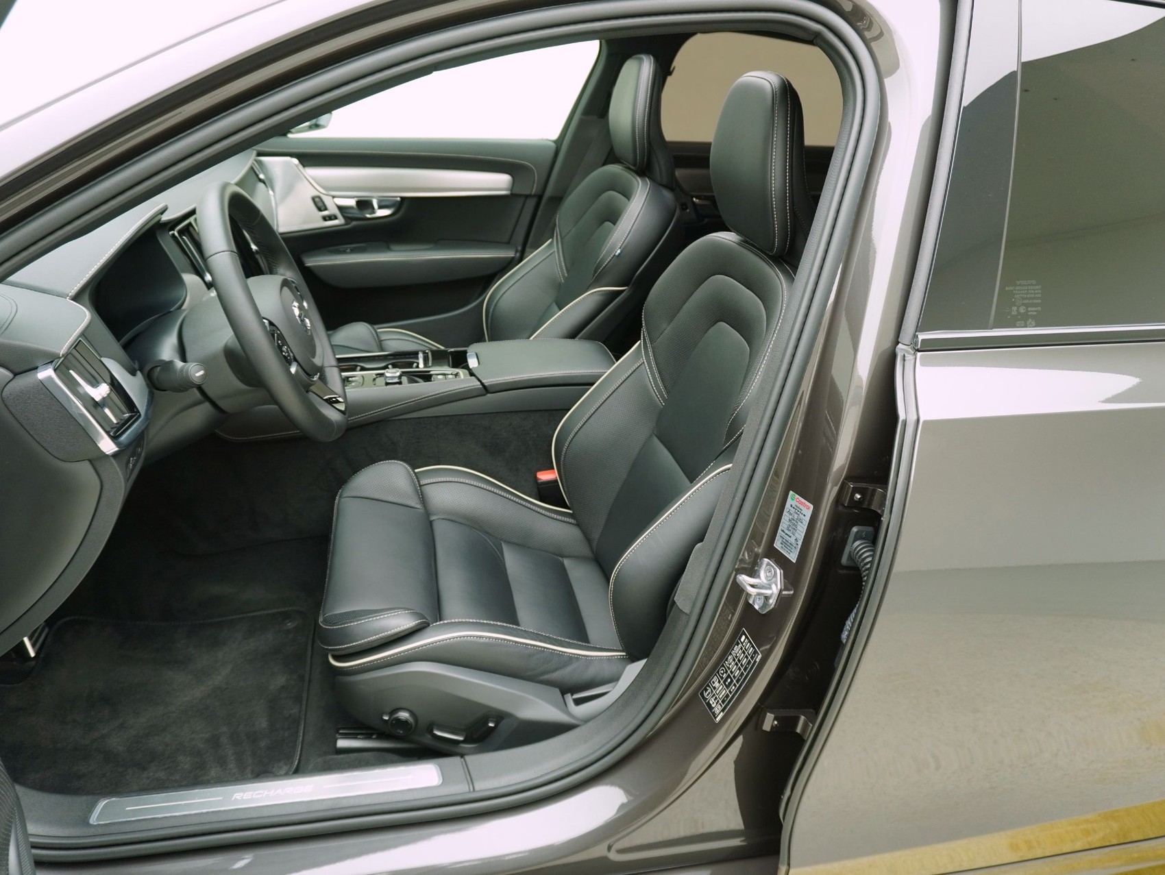 VOLVO S90 2.0 T8 TE R-Design e AWD-image-9