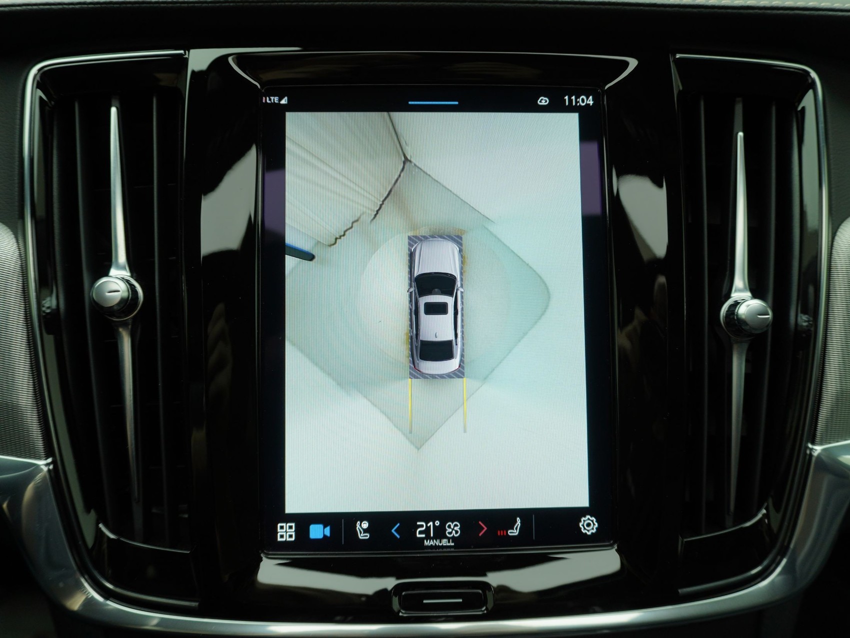 VOLVO S90 2.0 T8 TE R-Design e AWD-image-18