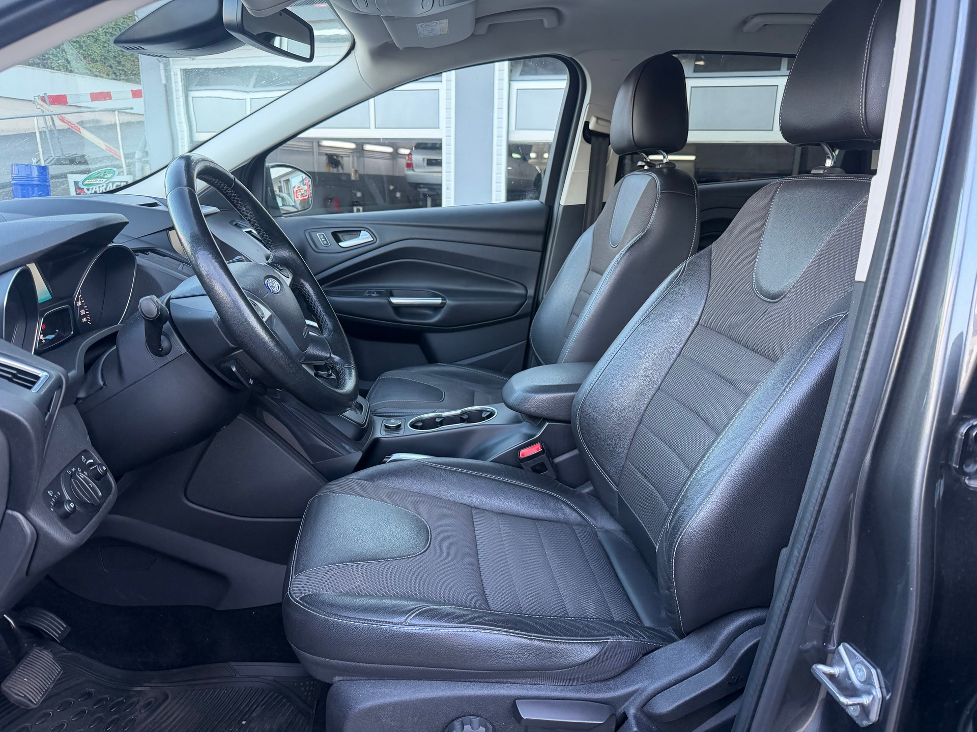 FORD Kuga 2.0 TDCi Titanium 4WD PowerShift-image-6