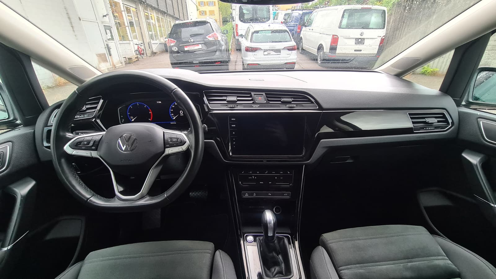 VW Touran 2.0 TDI BlueMotion Technology Highline DSG ** Gr-Navi ** RF-Kamera ** Abstandsregelsysteme ** Sitzheizung ** Modell 2023-image-16