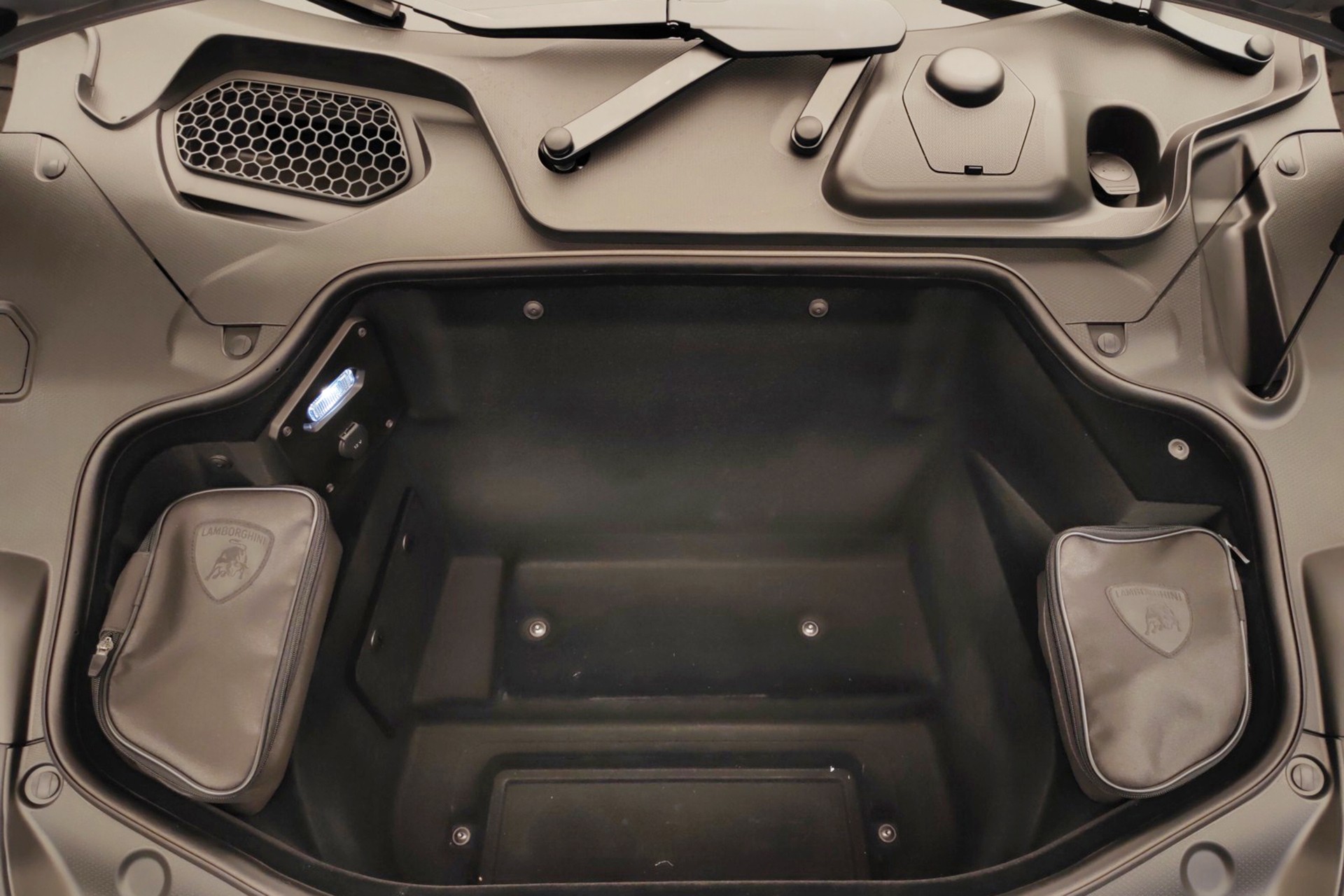 LAMBORGHINI Temerario HPEV-image-22