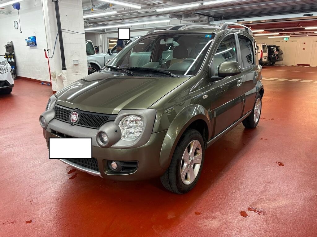 FIAT Panda 1.3 16V JTD Cross 4x4-image-2