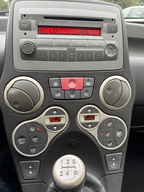 FIAT Panda 1.3 16V JTD Cross 4x4-image-6