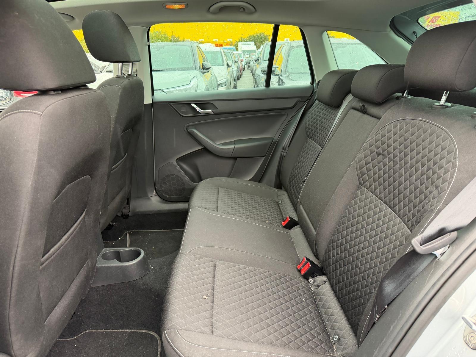 SKODA Rapid Spaceback 1.2 TSI Swiss Edition DSG-image-14