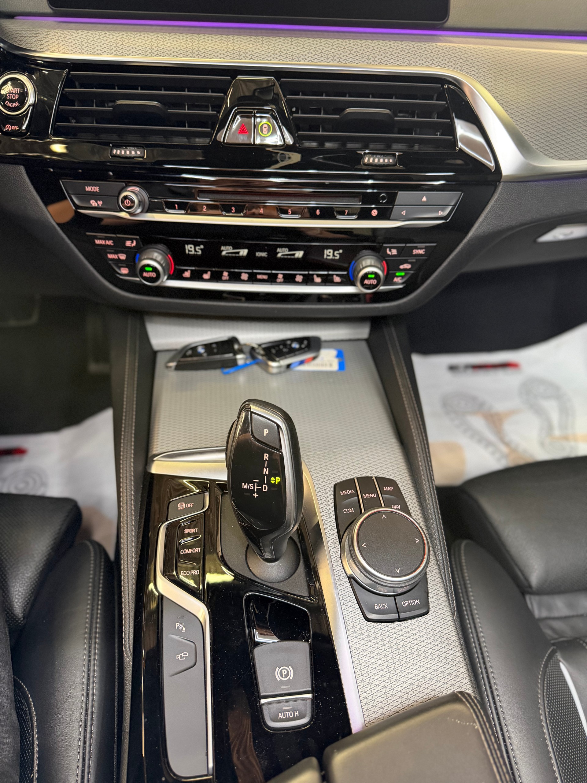 BMW 540d xDrive Steptronic ** M-Sport Edition **-image-11