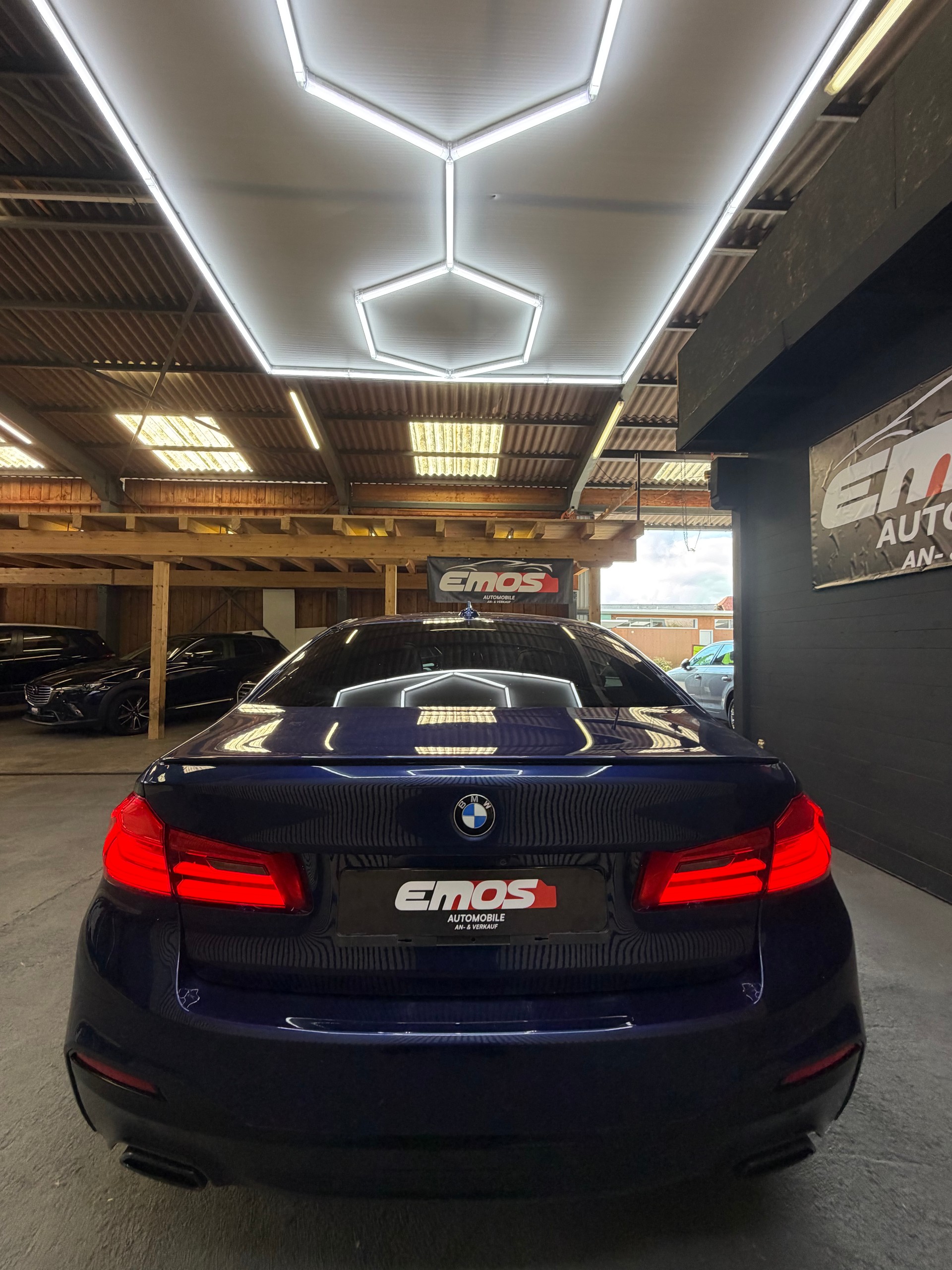 BMW 540d xDrive Steptronic ** M-Sport Edition **-image-6