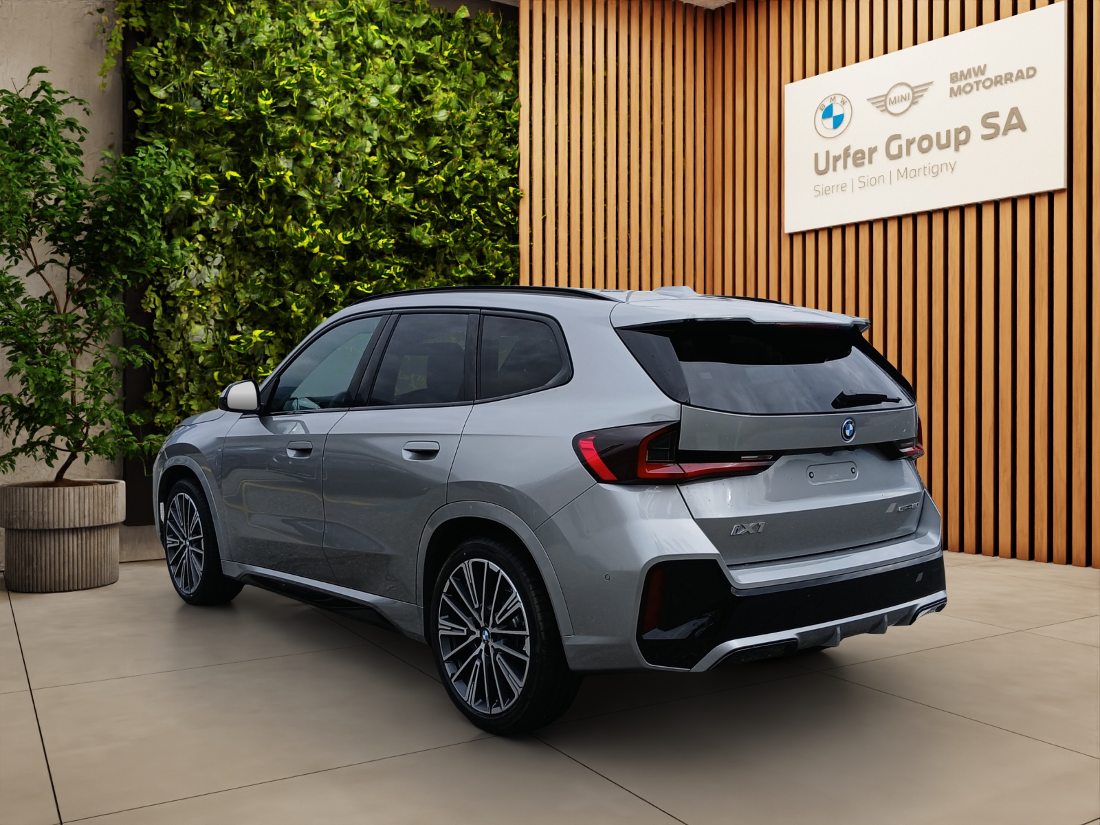 BMW iX1 eDrive 20 Edition M Sport-showroom-element-2