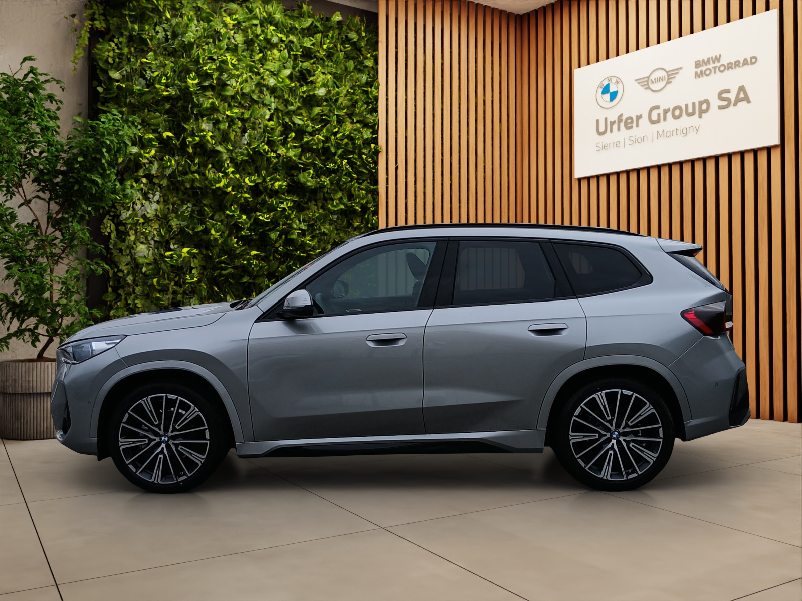 BMW iX1 eDrive 20 Edition M Sport-showroom-element-1