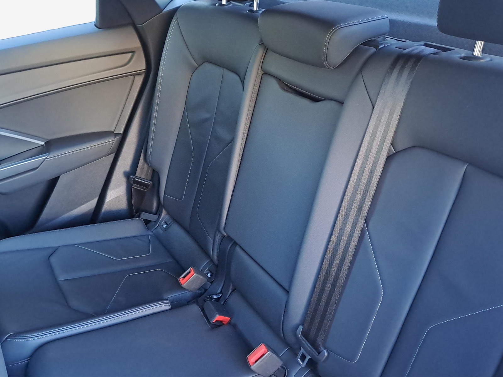 AUDI Q3 Sportback 35 TFSI S line Attraction S-tronic-image-11