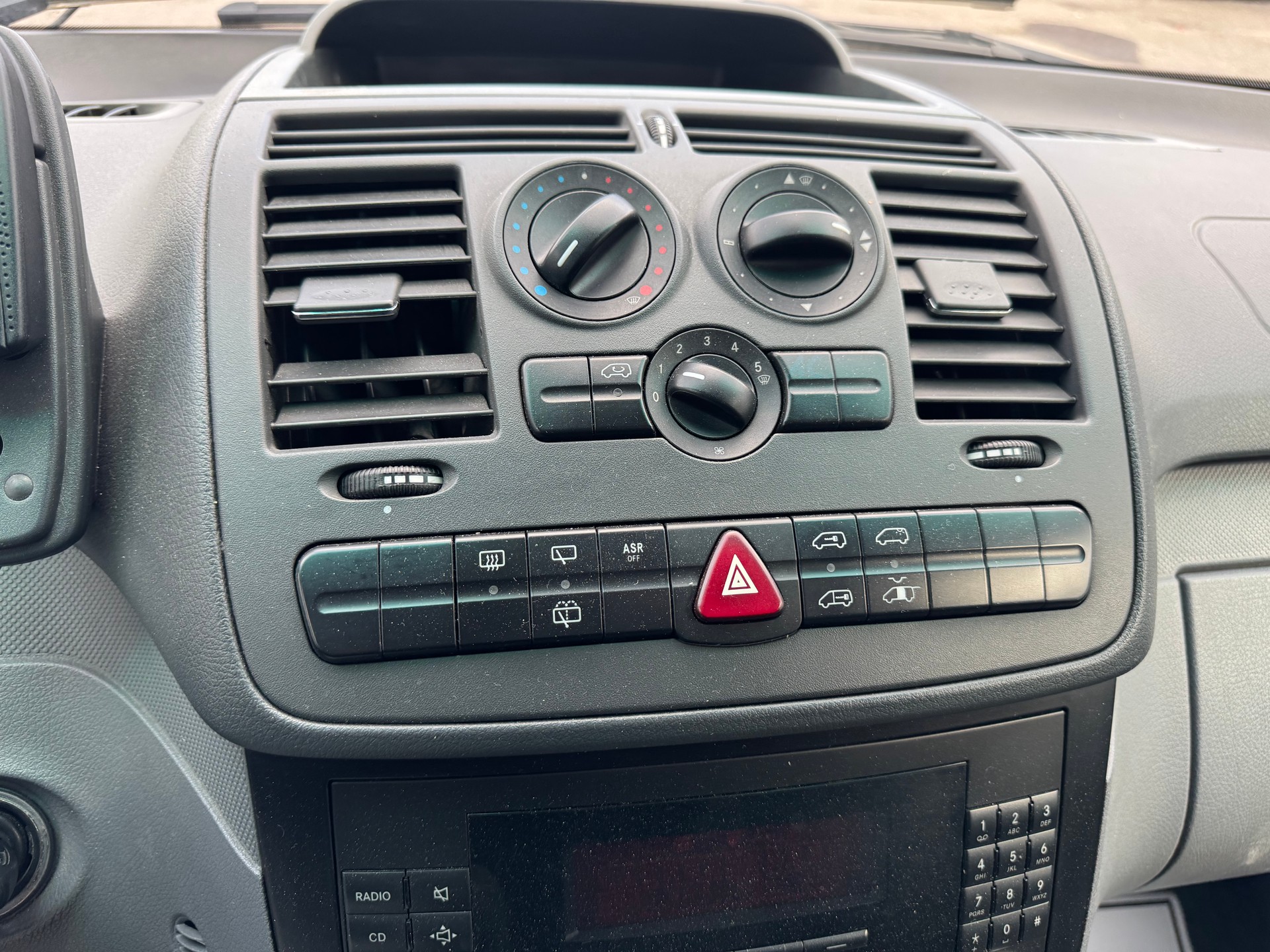 MERCEDES-BENZ Vito 111 CDI-image-9